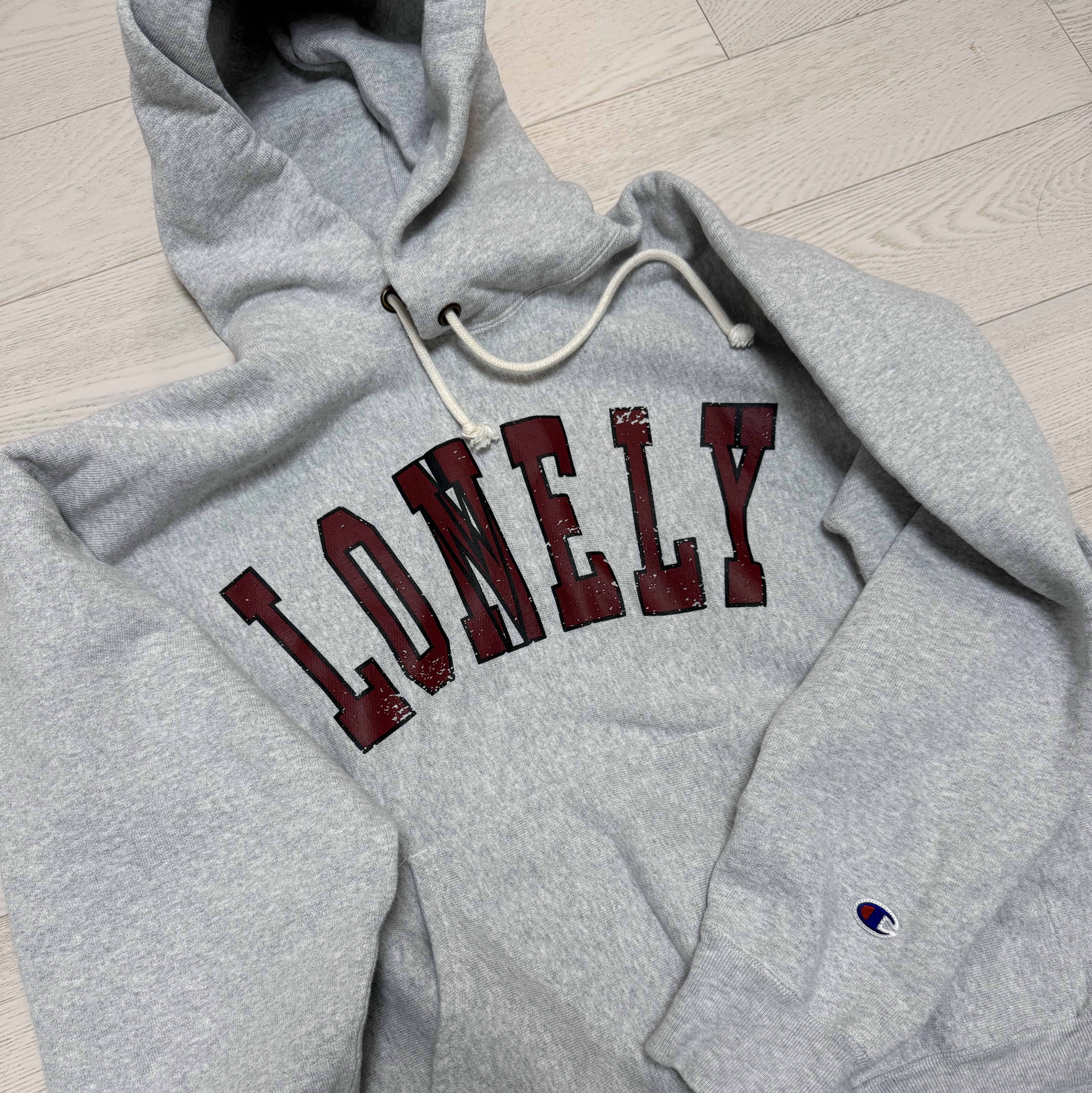 Champion x NOHANT Reverse Weave Lonely Lovely Hoodie Normal Grey 착용 스타일