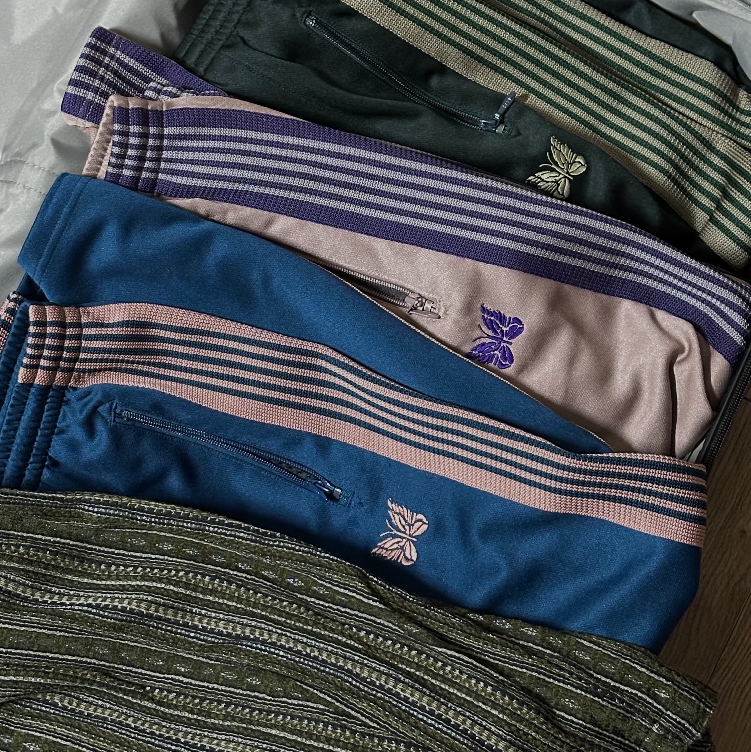 Needles H.D. Track Pants Poly Smooth Taupe, Needles H.D. Track Pants Poly Smooth Dk.Green 착용 스타일