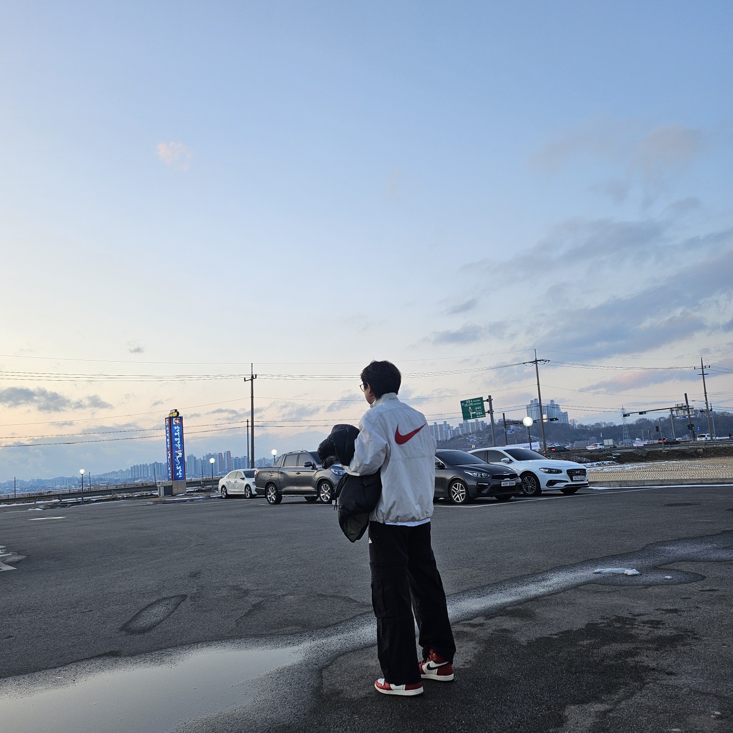 Nike ACG Therma-Fit ADV Lunar Lake Puffer Vest Black - US/EU, Supreme x Nike Ripstop Pullover White - 24SS 착용 스타일 - 1