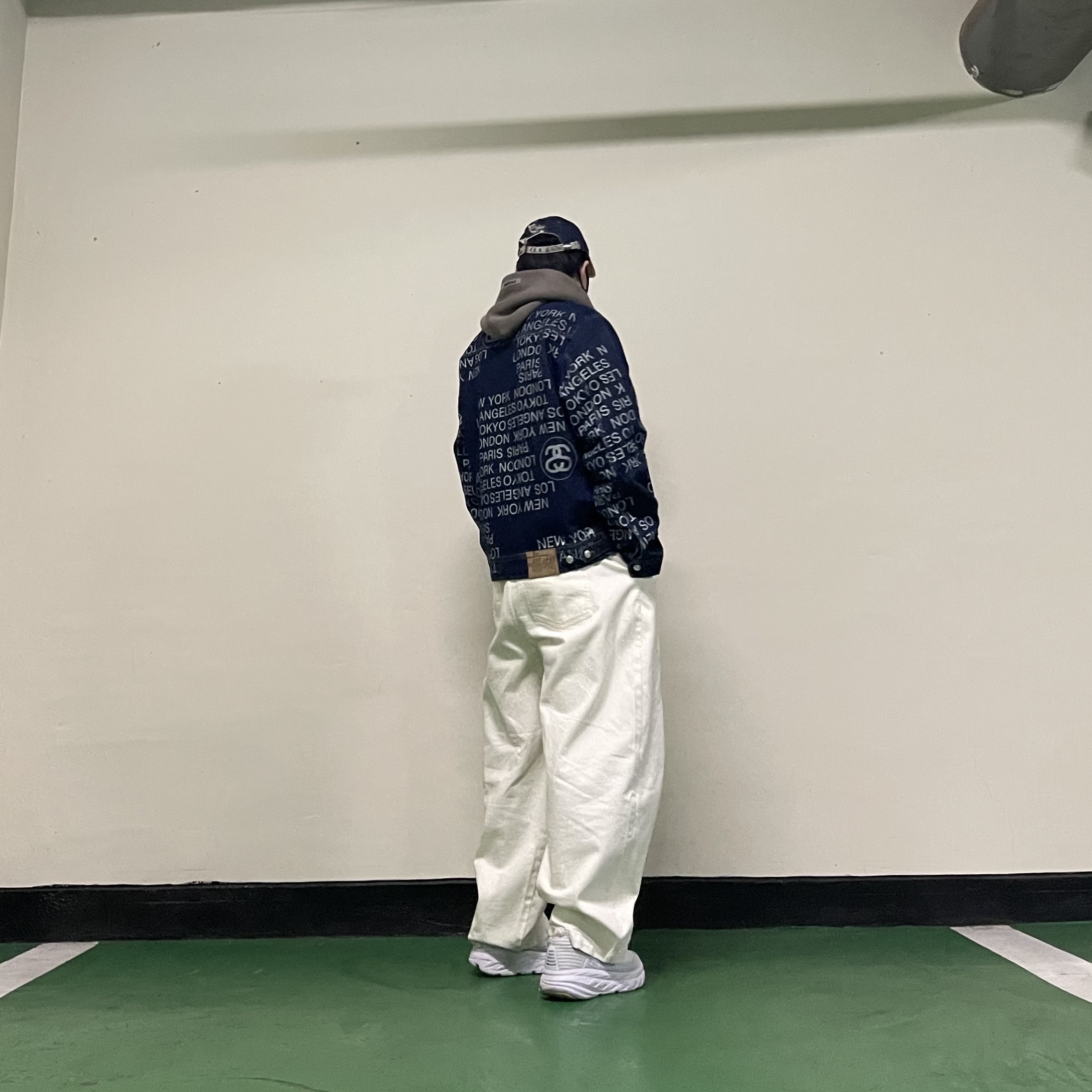 스투시 집 워크 자켓 시티 링크 데님 원 워시, 디젤 C-세이몬 트리티드 데님 베이스볼 캡 블루 화이트 착용 스타일 - 3