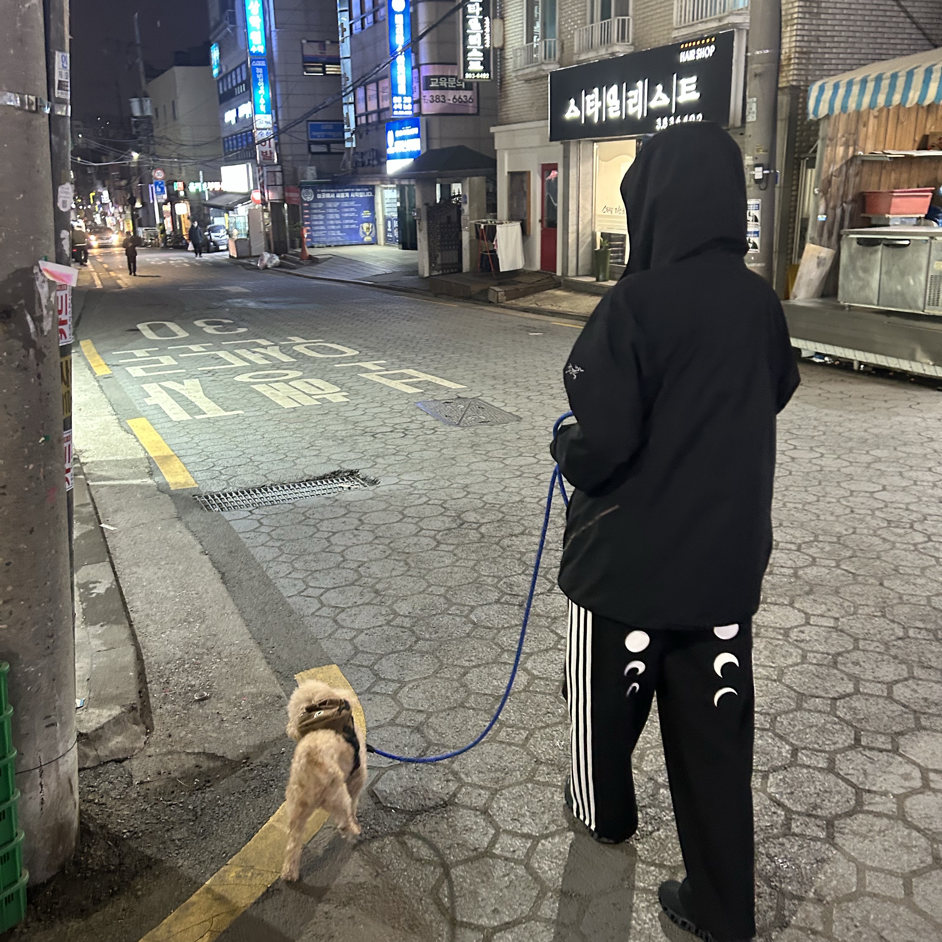 (W) On Running Cloud 5 All Black 착용 스타일