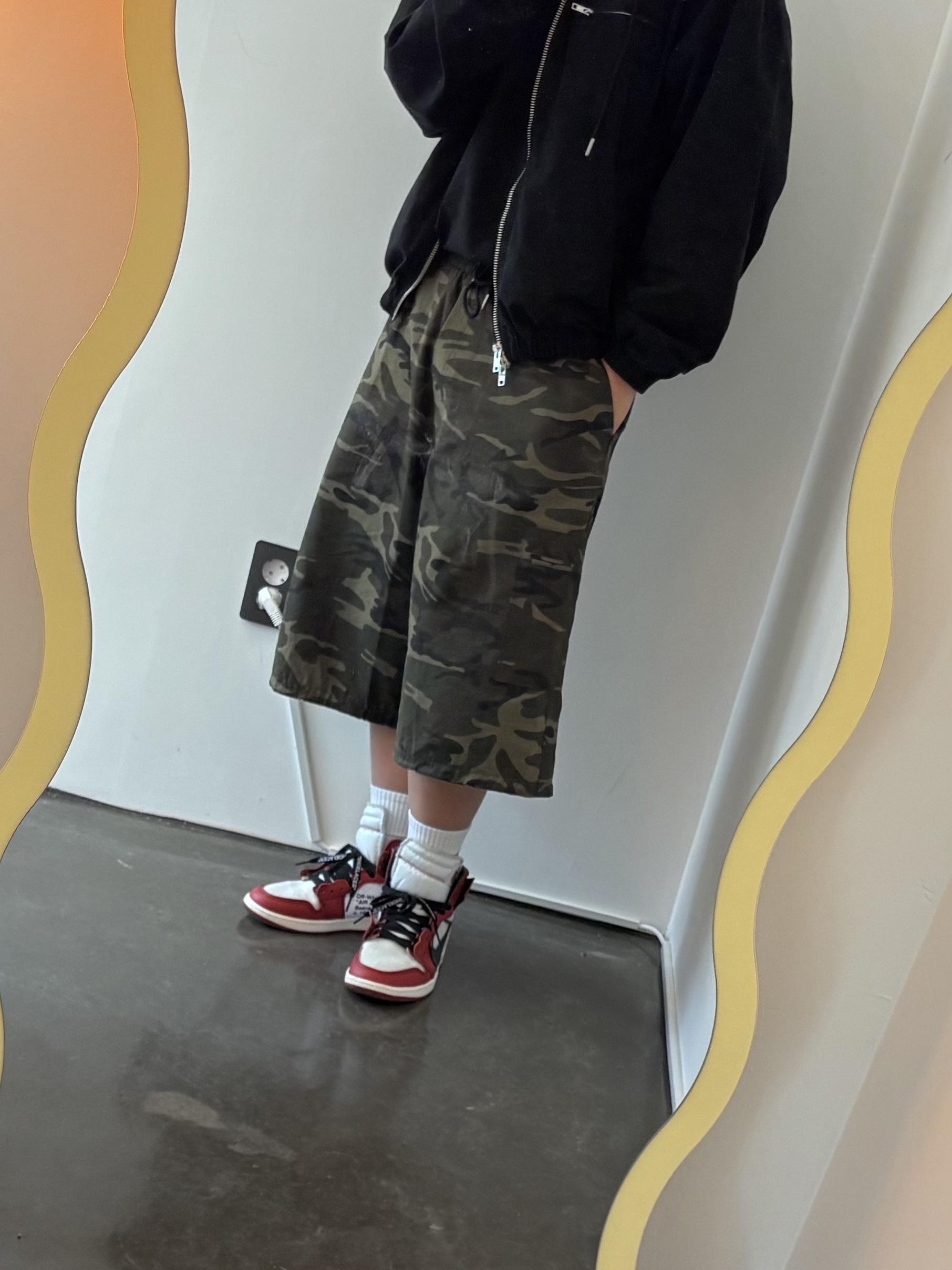 Jordan 1 x Off-White Retro High Chicago The Ten, Stussy Basic Stussy T-Shirt Black 2024, 2025 착용 스타일