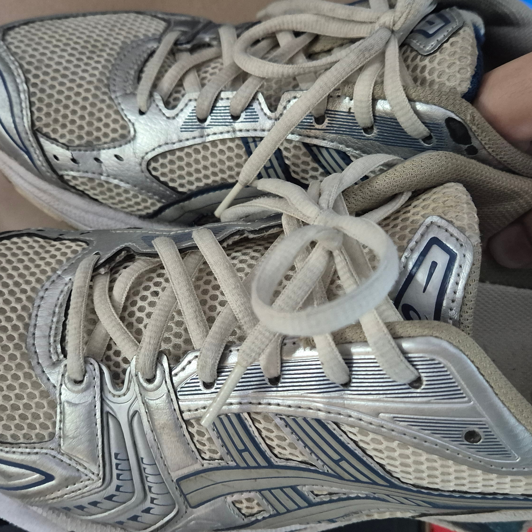 Asics Gel-Kayano 14 Cream Pure Silver 착용 스타일