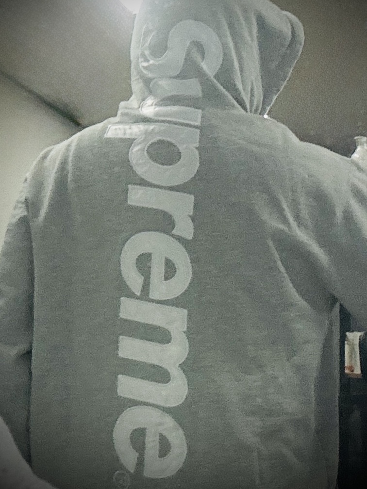 Supreme Satin Applique Hooded Sweatshirt Heather Grey - 22FW 착용 스타일