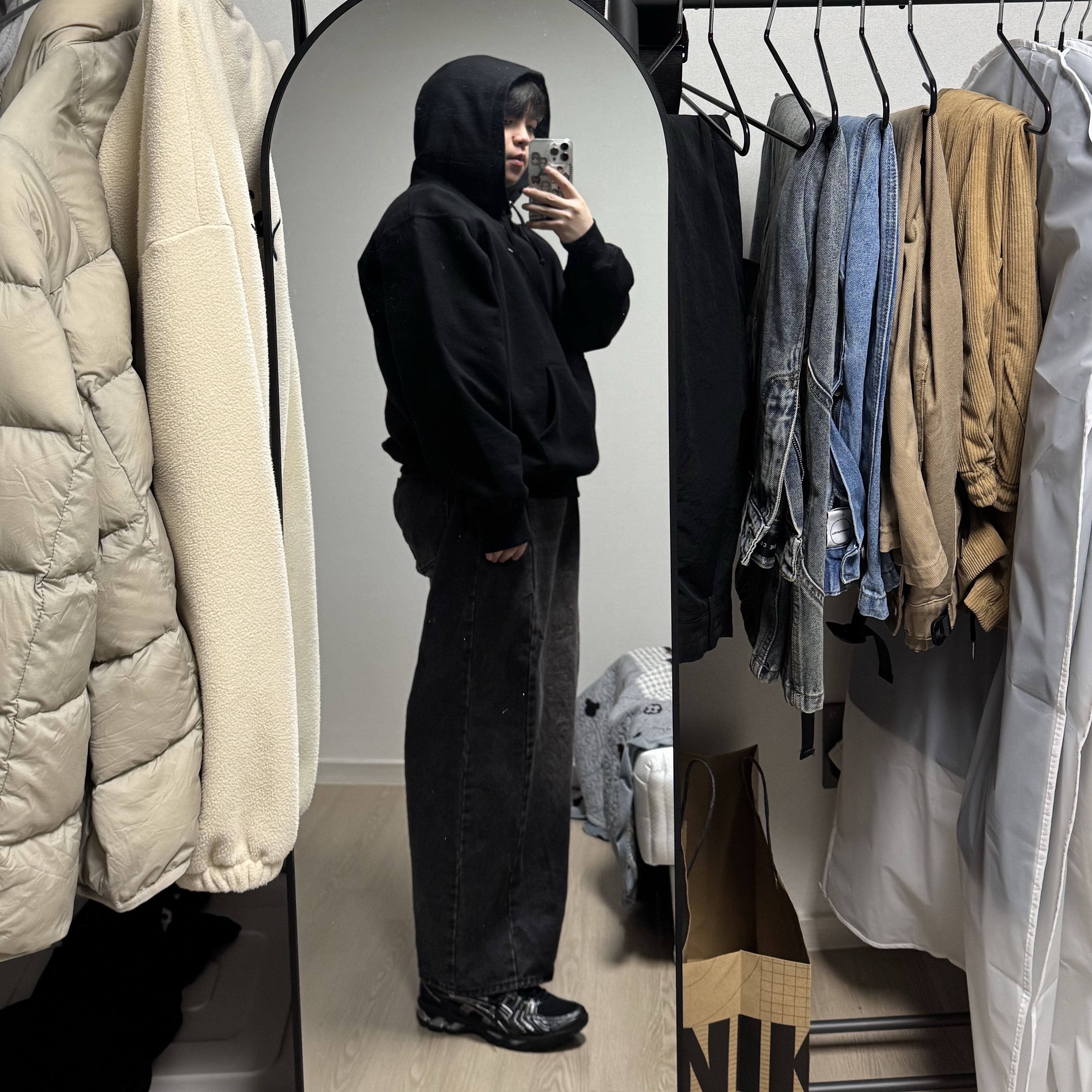 Asics Gel-Kayano 14 Black Pure Silver, Supreme Small Box Hooded Sweatshirt Black - 24FW 착용 스타일 - 2