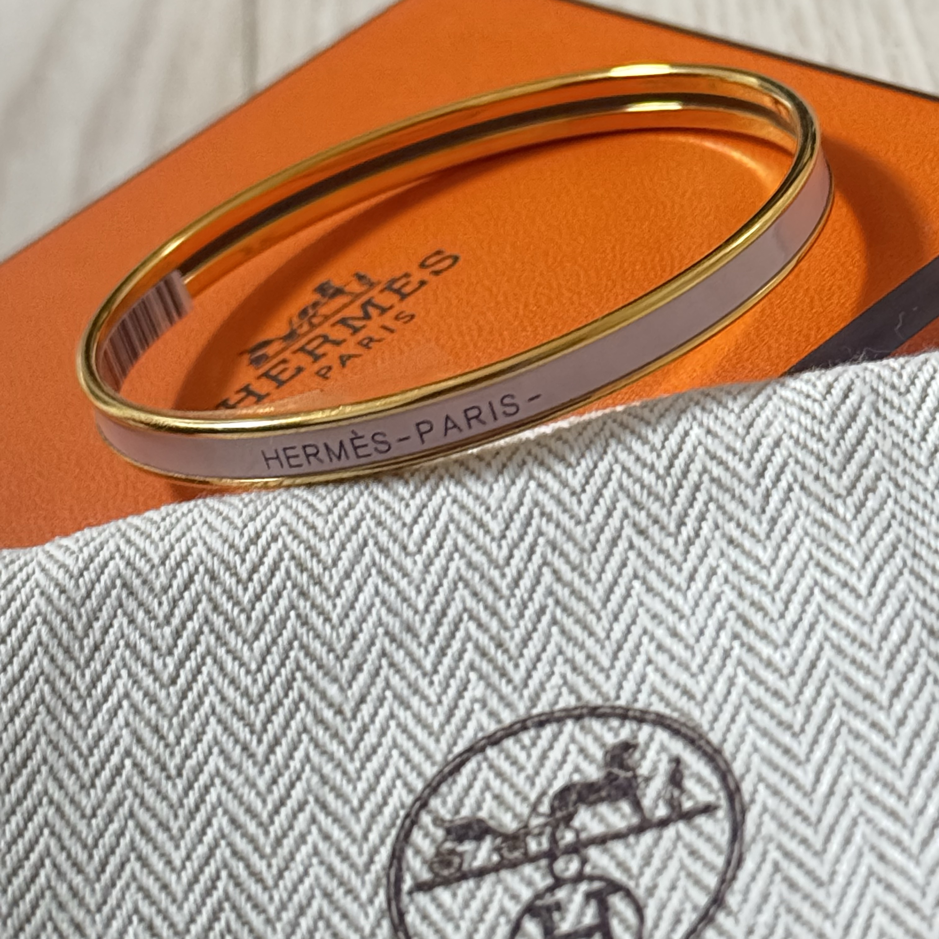 (W) Hermes Uni Bangle Gold & Rose Candeur 착용 스타일