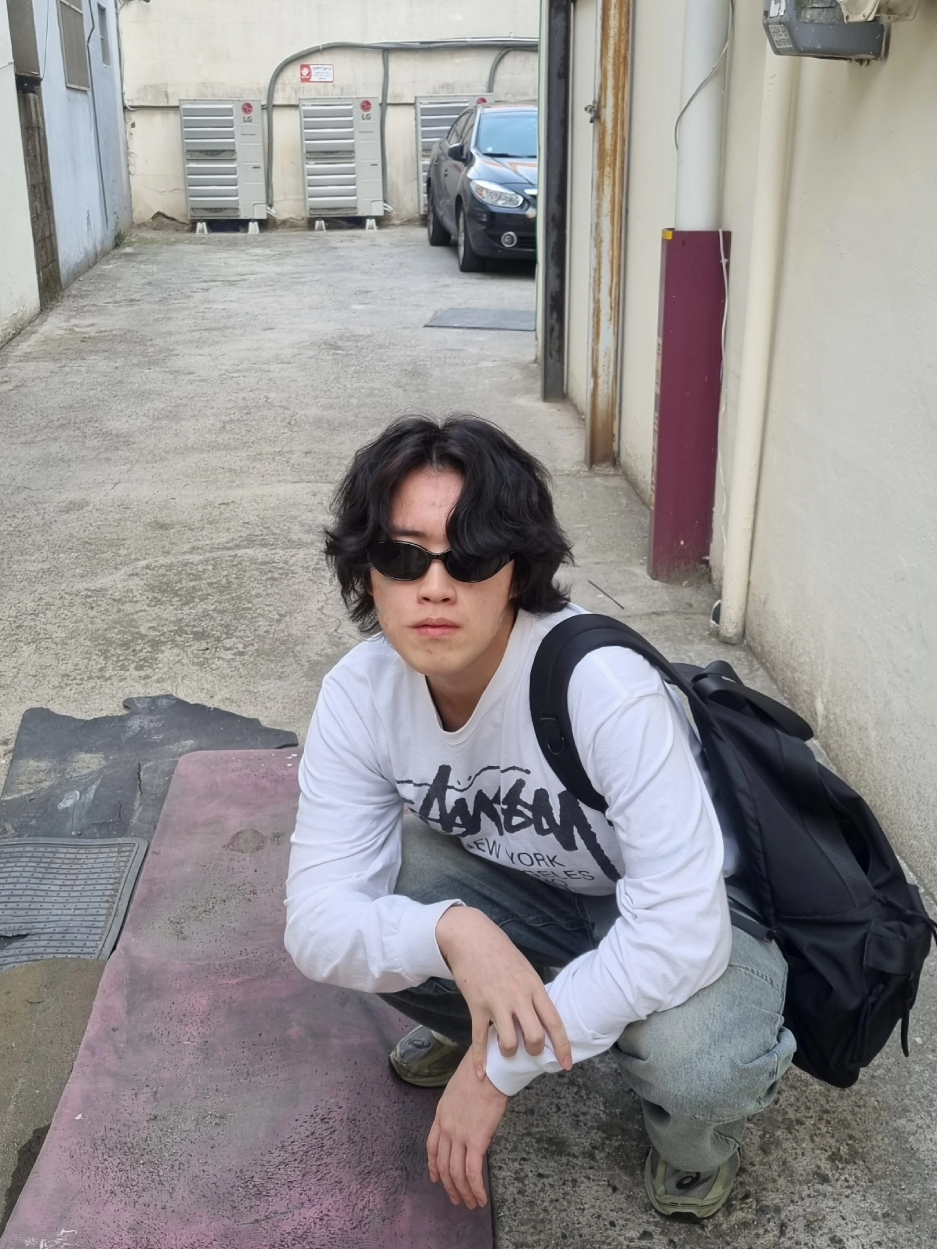 Stussy World Tour LS T-Shirt White, Asics Jog 100 S Sheet Rock - 2E Wide 착용 스타일