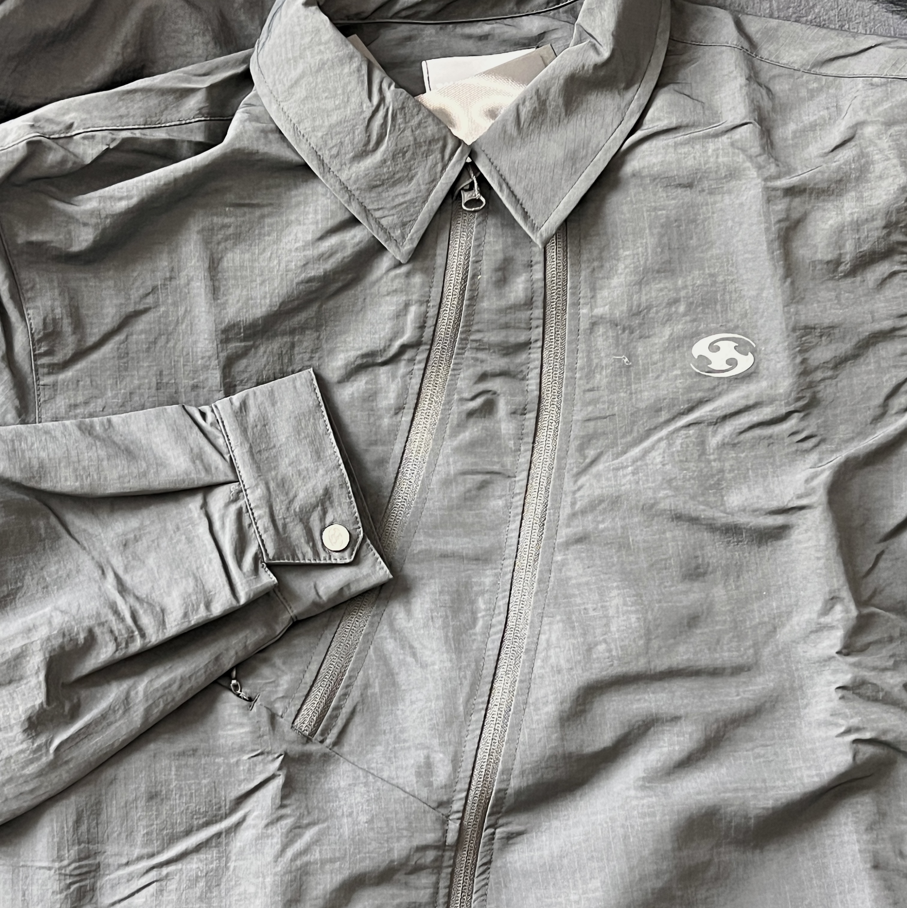 Sansan Gear Coach Jacket Black_25SS 착용 스타일 - 1