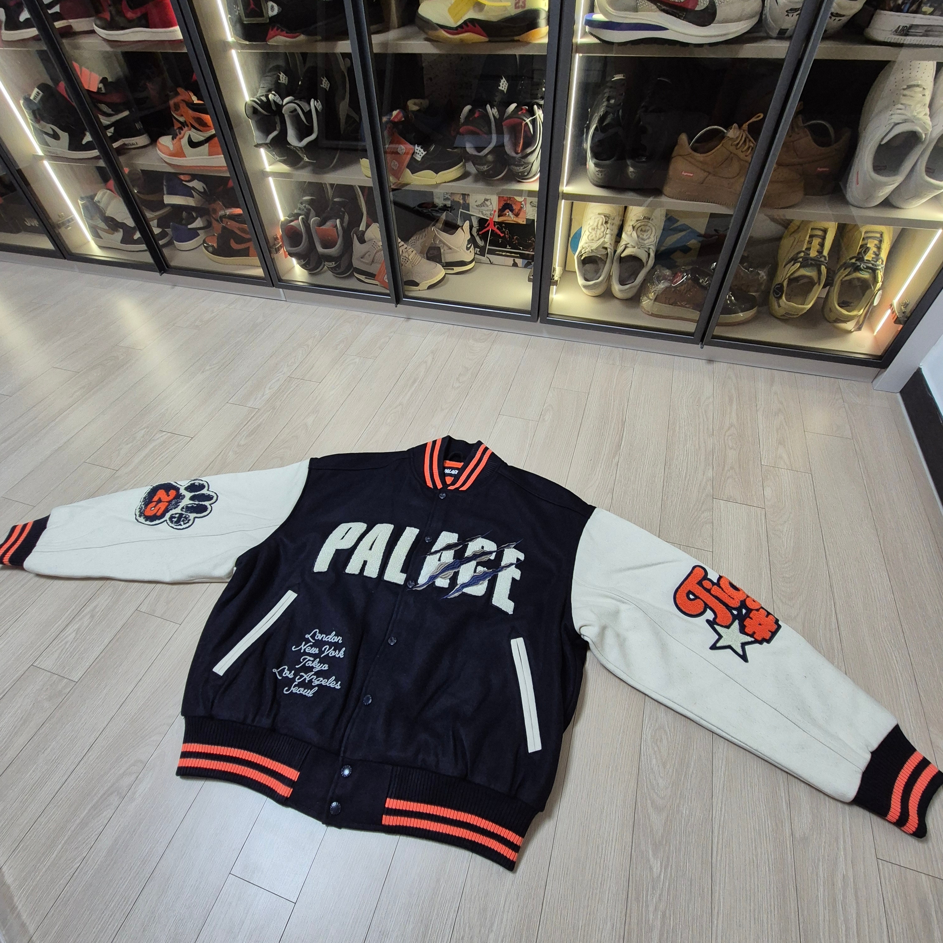 Palace Tora Tora Varsity Jacket Navy - 25SS 착용 스타일 - 8