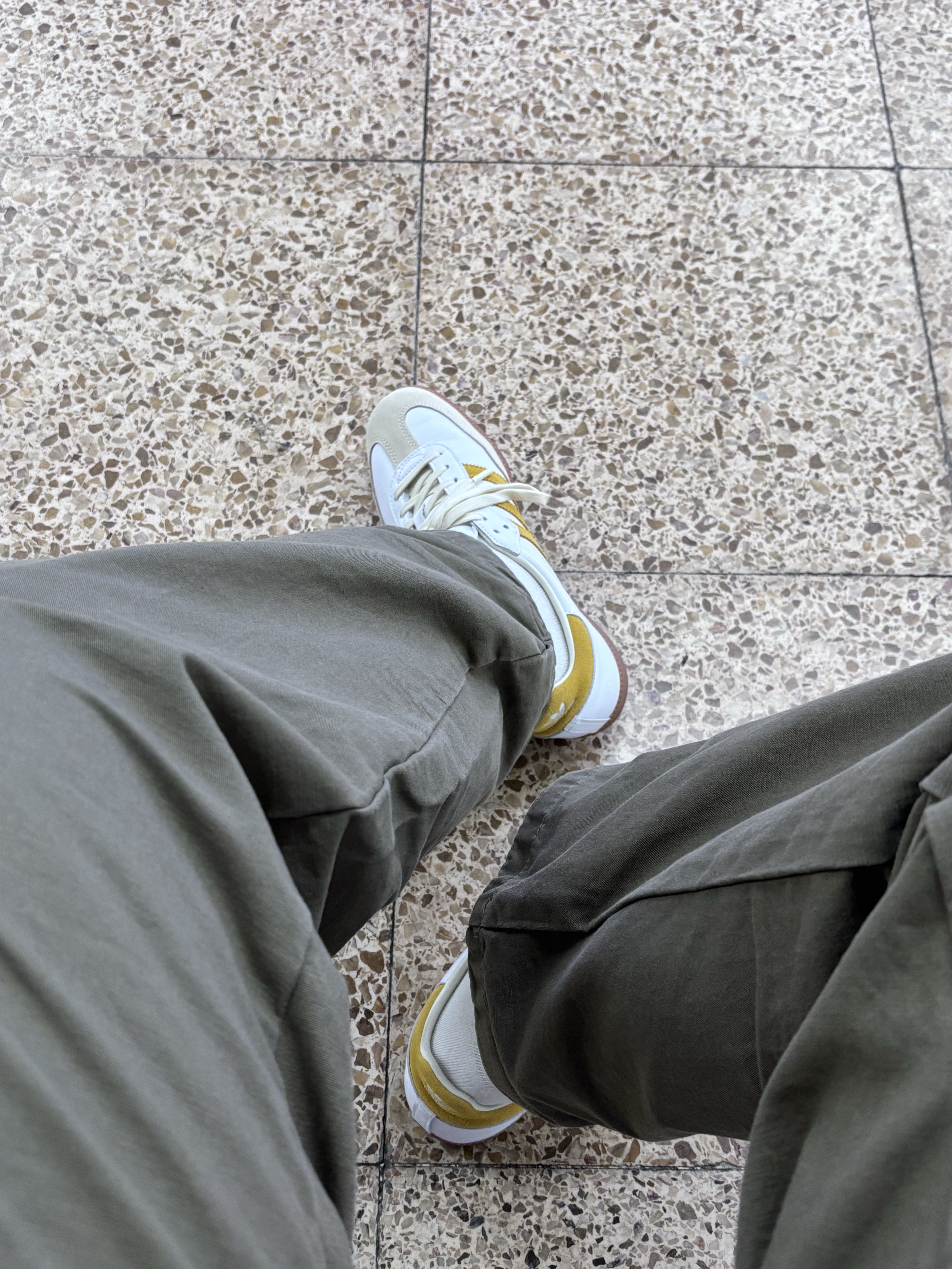 Adidas x Sporty & Rich Samba OG Cloud White Bold Gold 착용 스타일