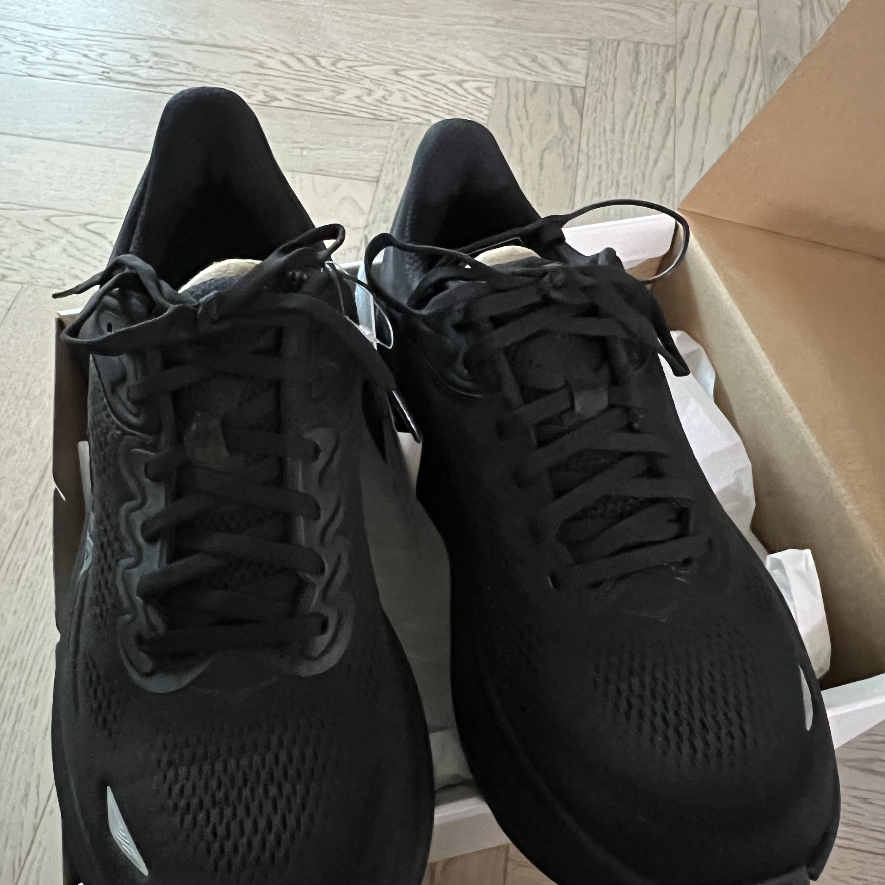 Hoka Bondi 9 Black - Wide 착용 스타일 - 2