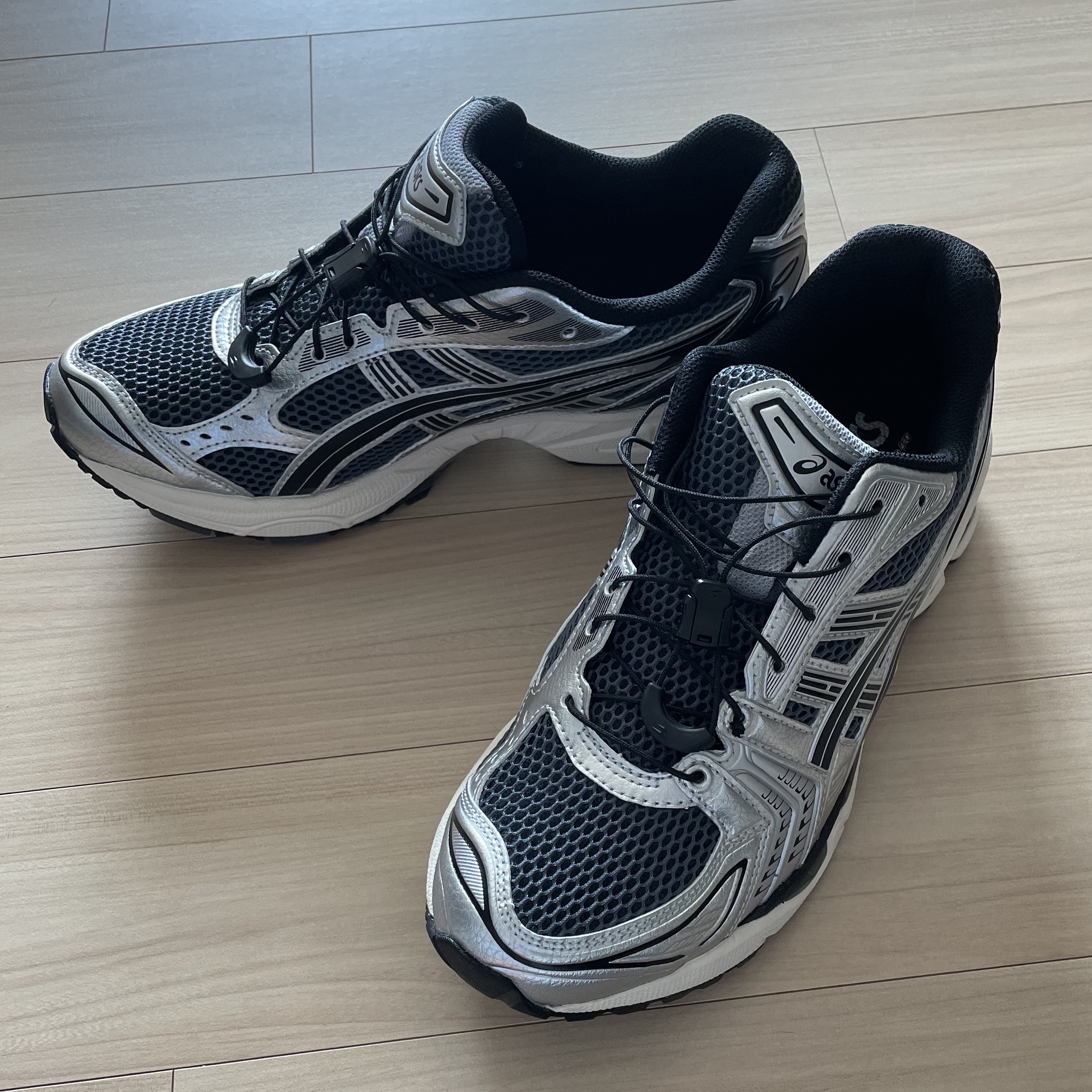 Asics Unlimited Gel-Kayano 14 Carrier Grey Black 착용 스타일