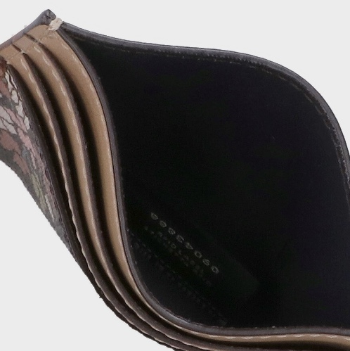 Fendi Roma Card Case Brown 착용 스타일 - 5