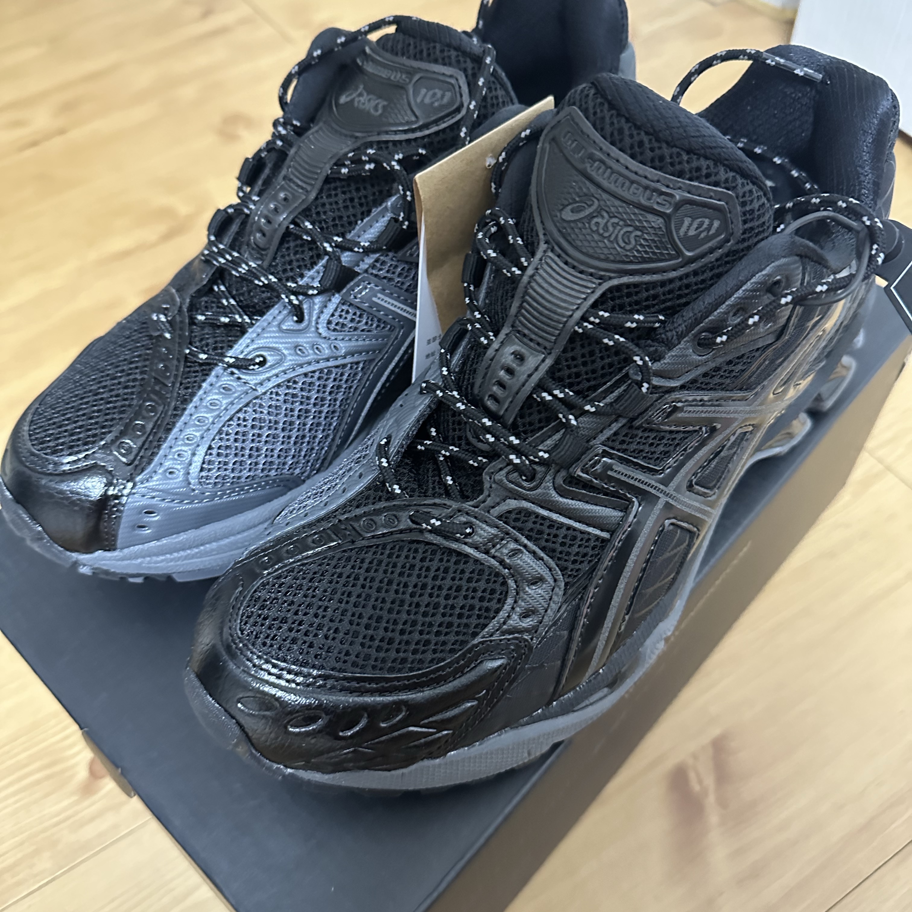 Asics x Haven Gel-Nimbus 10.1 Black 착용 스타일 - 2