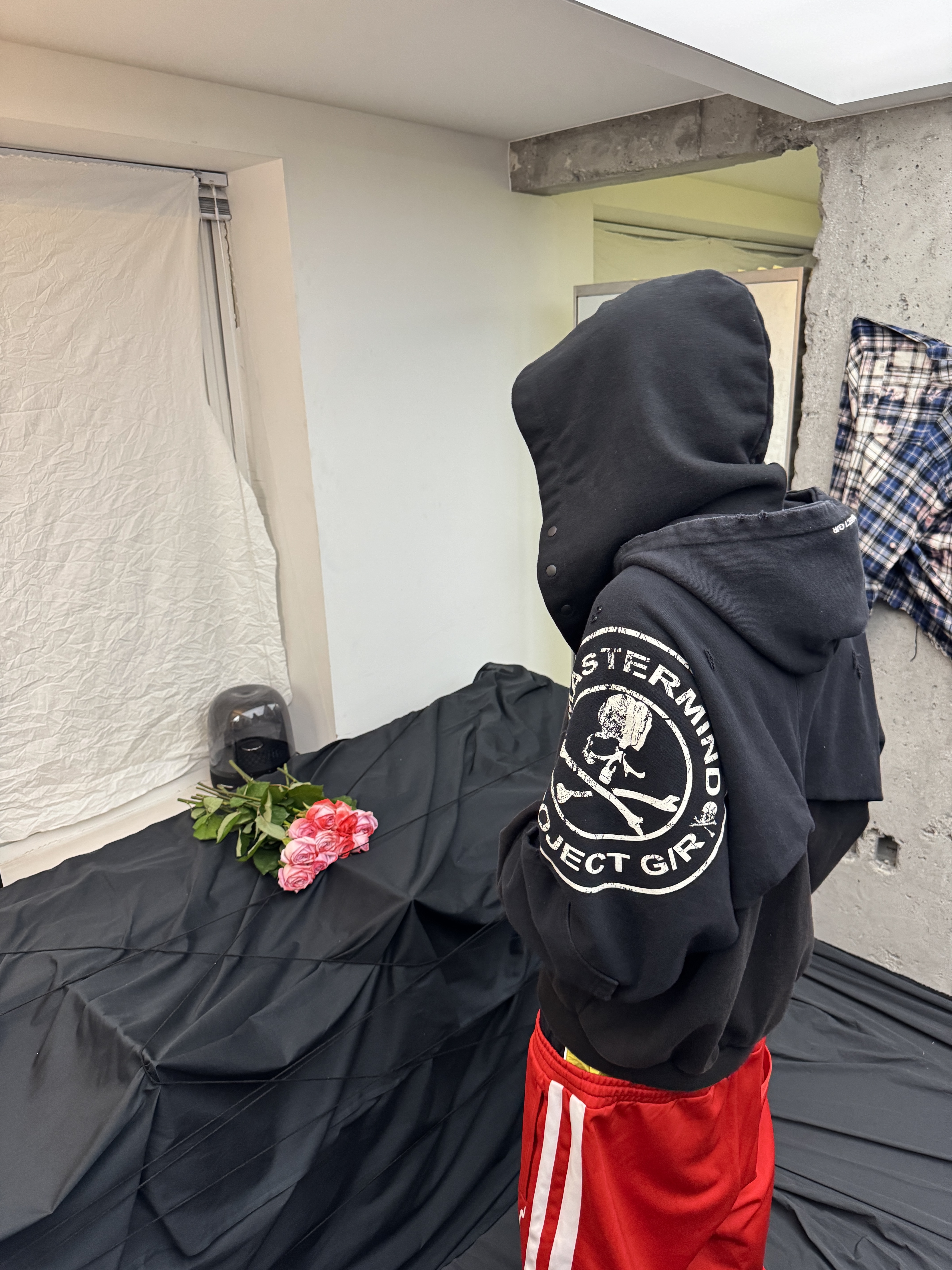 Project G/R x Mastermind Reconstructed Folded Hood Zip Black, Project G/R 3 Layered Track Pants Red 착용 스타일 - 2