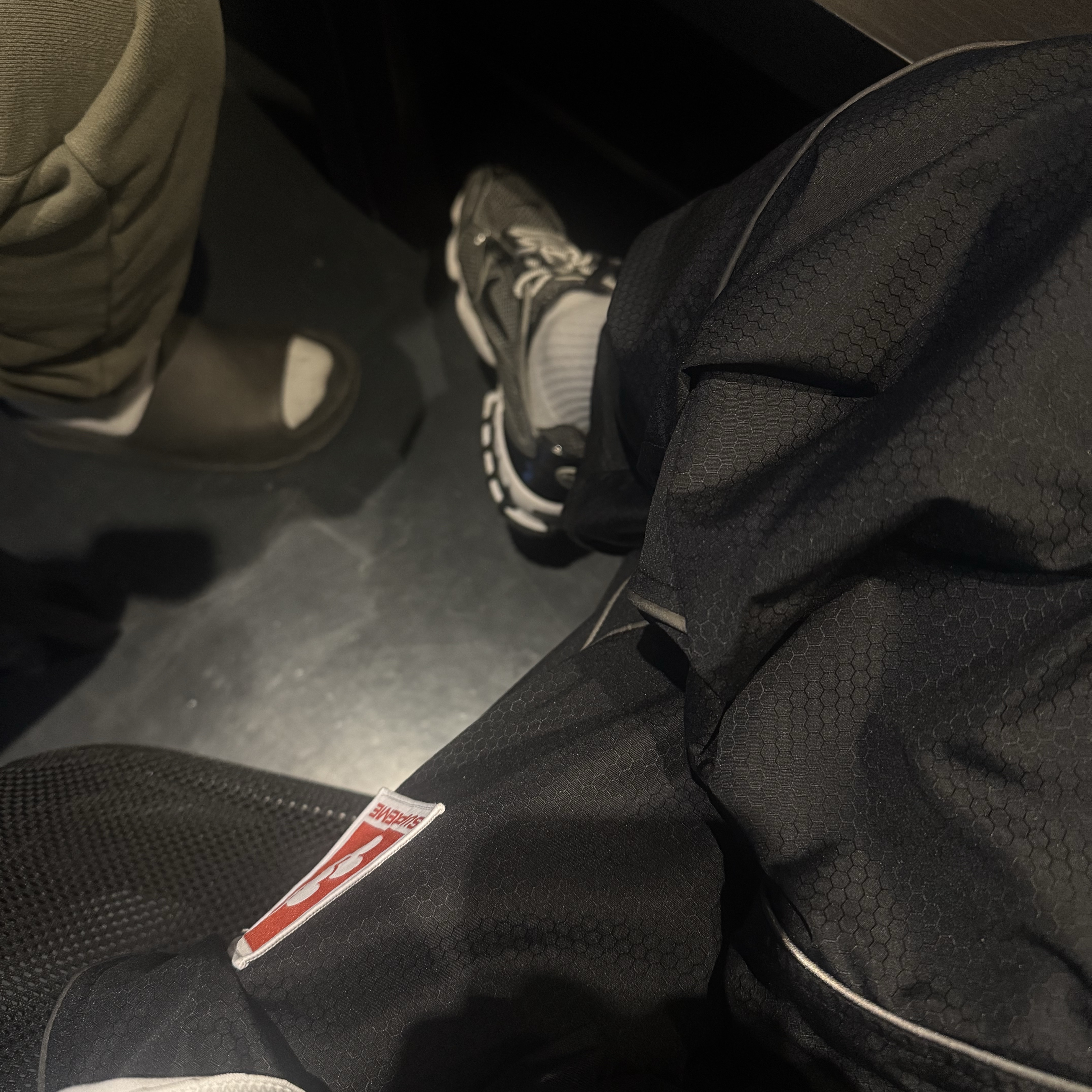 Supreme Reflective Piping Pullover Black - 24FW, Supreme Reflective Piping Track Pant Black - 24FW 착용 스타일