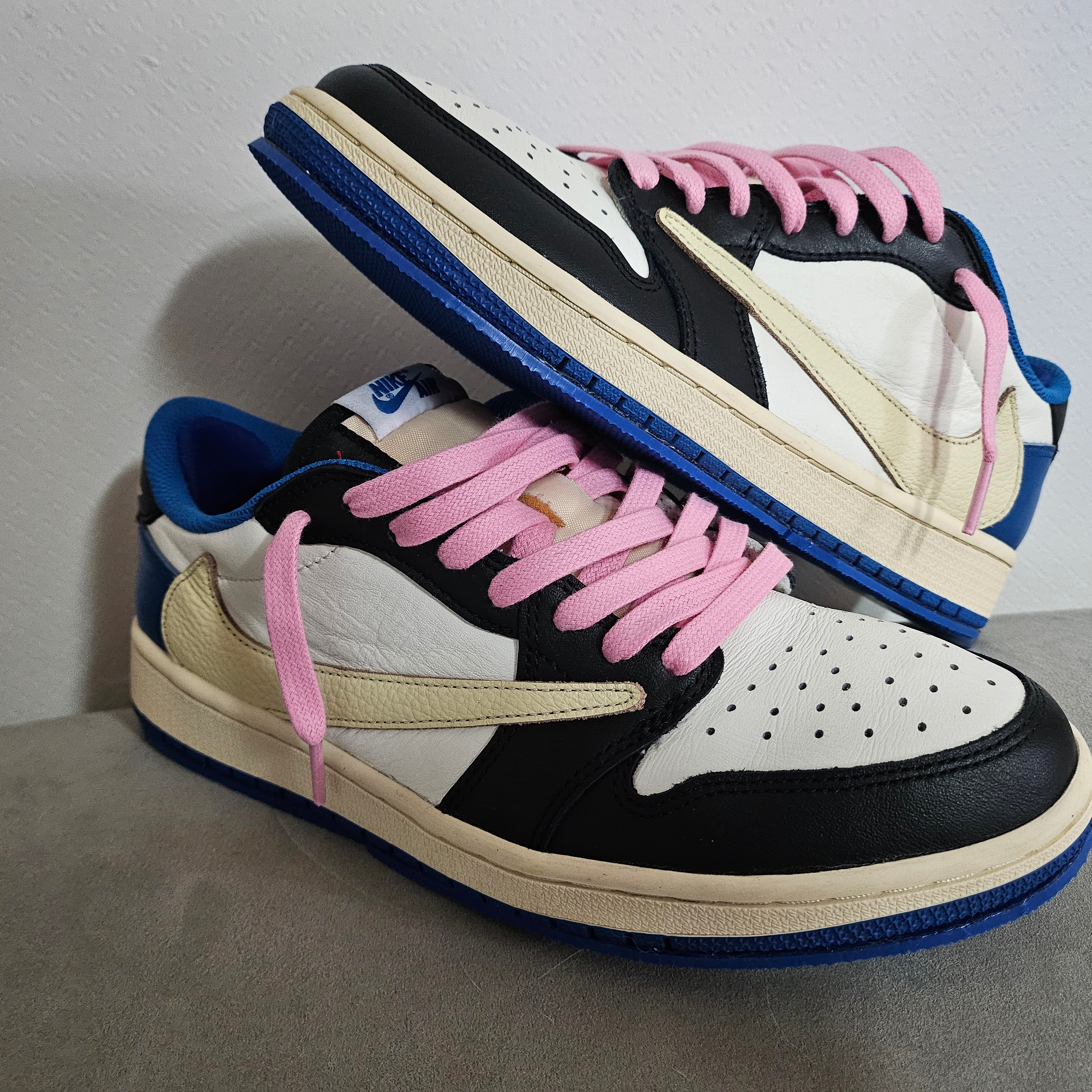 Jordan 1 x Travis Scott x Fragment Retro Low OG SP Military Blue 착용 스타일