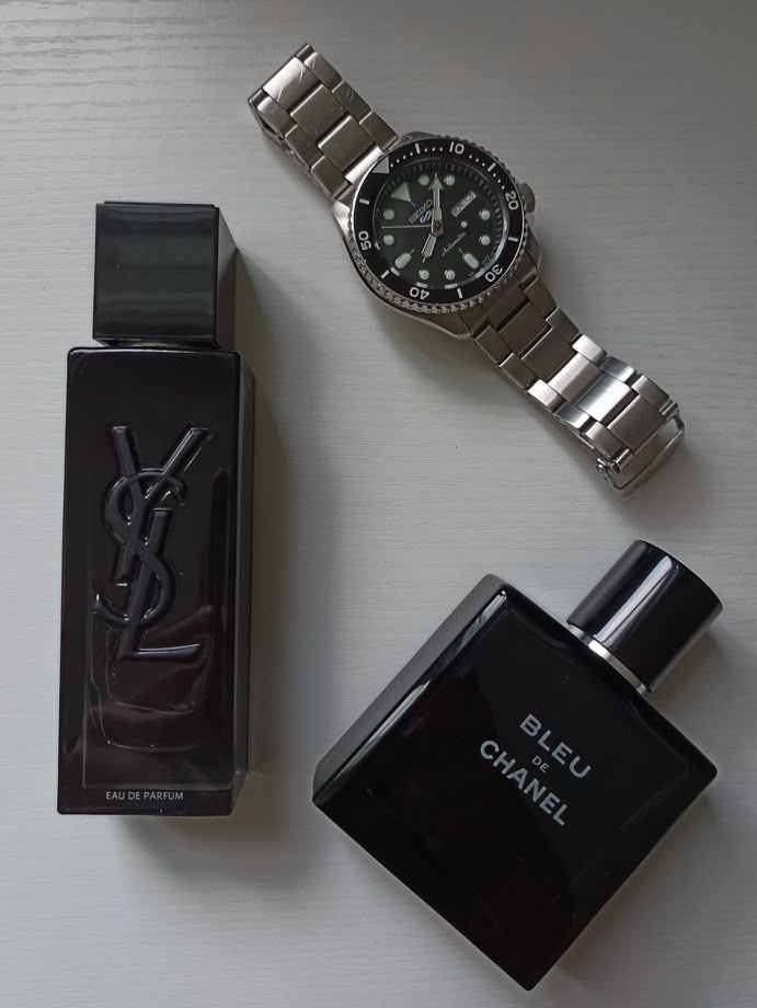 Chanel Bleu De Chanel Eau De Toilette 50ml, Yves Saint Laurent Myself Le Parfum 40ml 착용 스타일