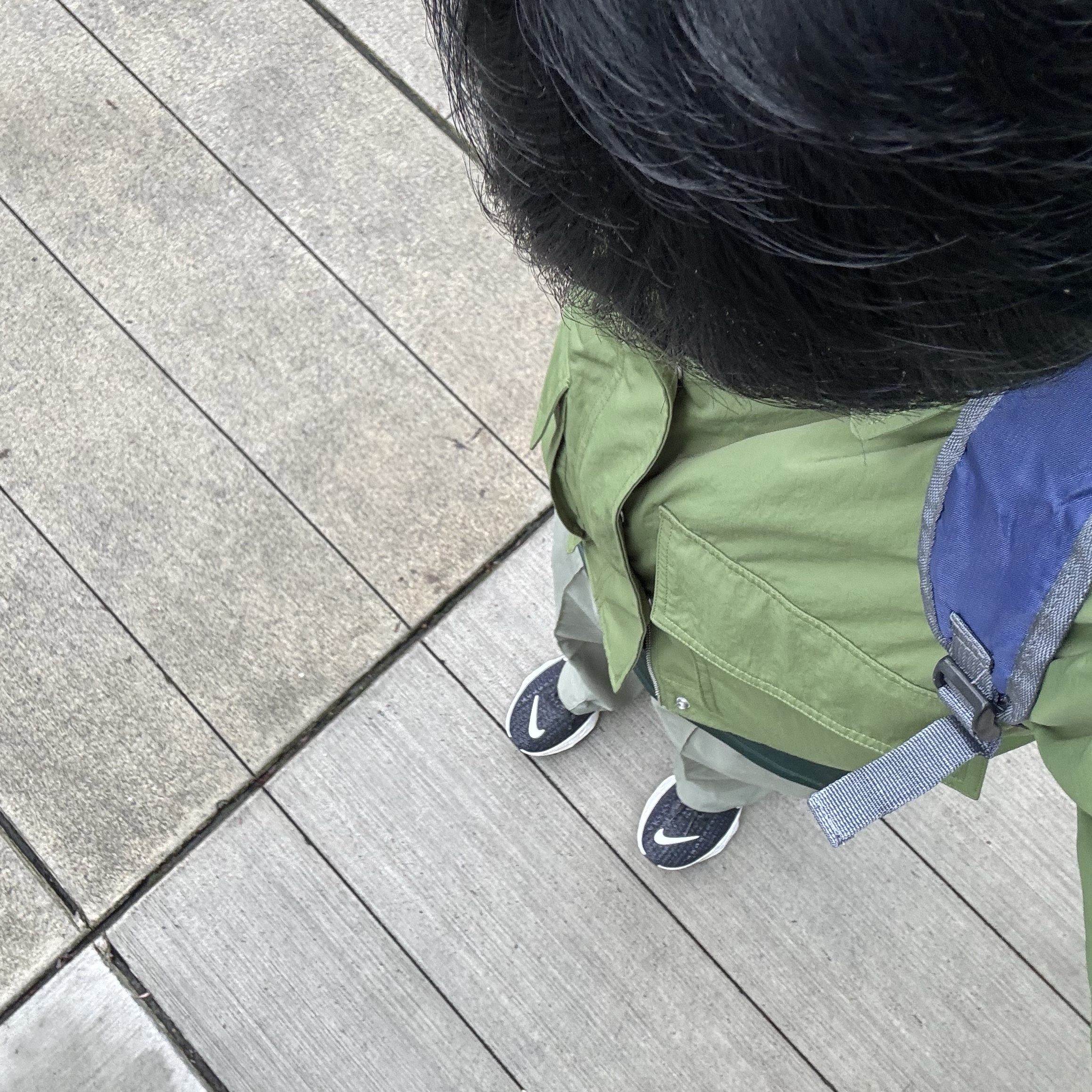 나이키 줌X 인빈시블 런 플라이니트 3 블랙 화이트 착용 스타일 - 2