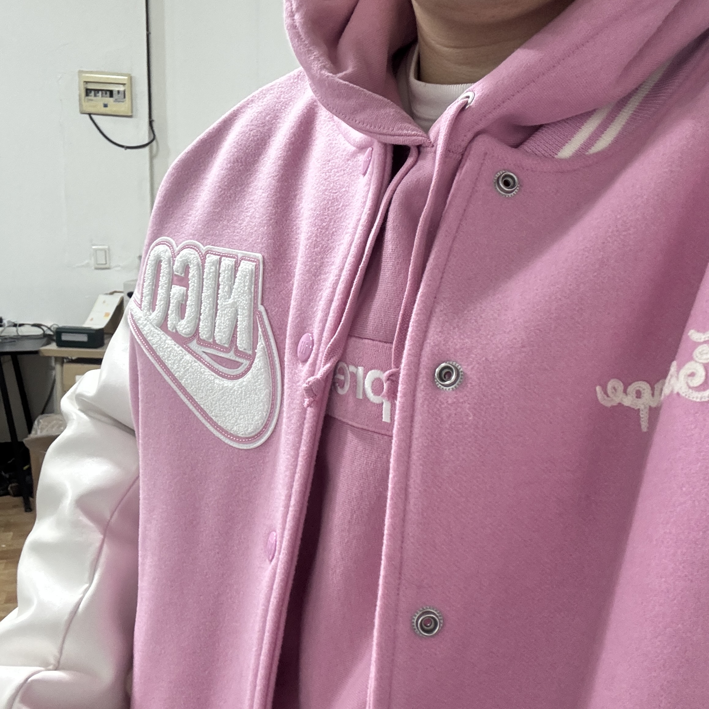 Supreme Box Logo Hooded Sweatshirt Dusty Pink - 24FW, Nike x Nigo Varsity Jacket Pink (FV5670-621) 착용 스타일