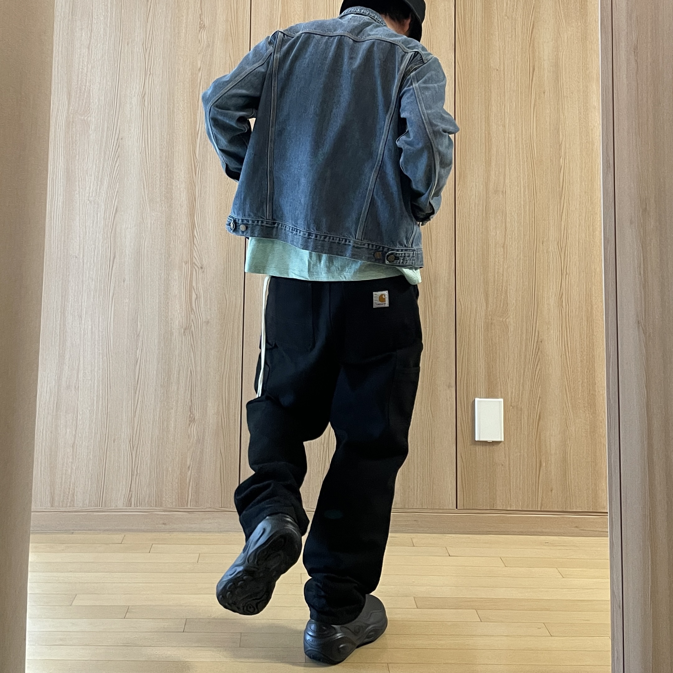 Carhartt WIP Smith Denim Single Knee Pants Black Stone Washed 착용 스타일 - 1