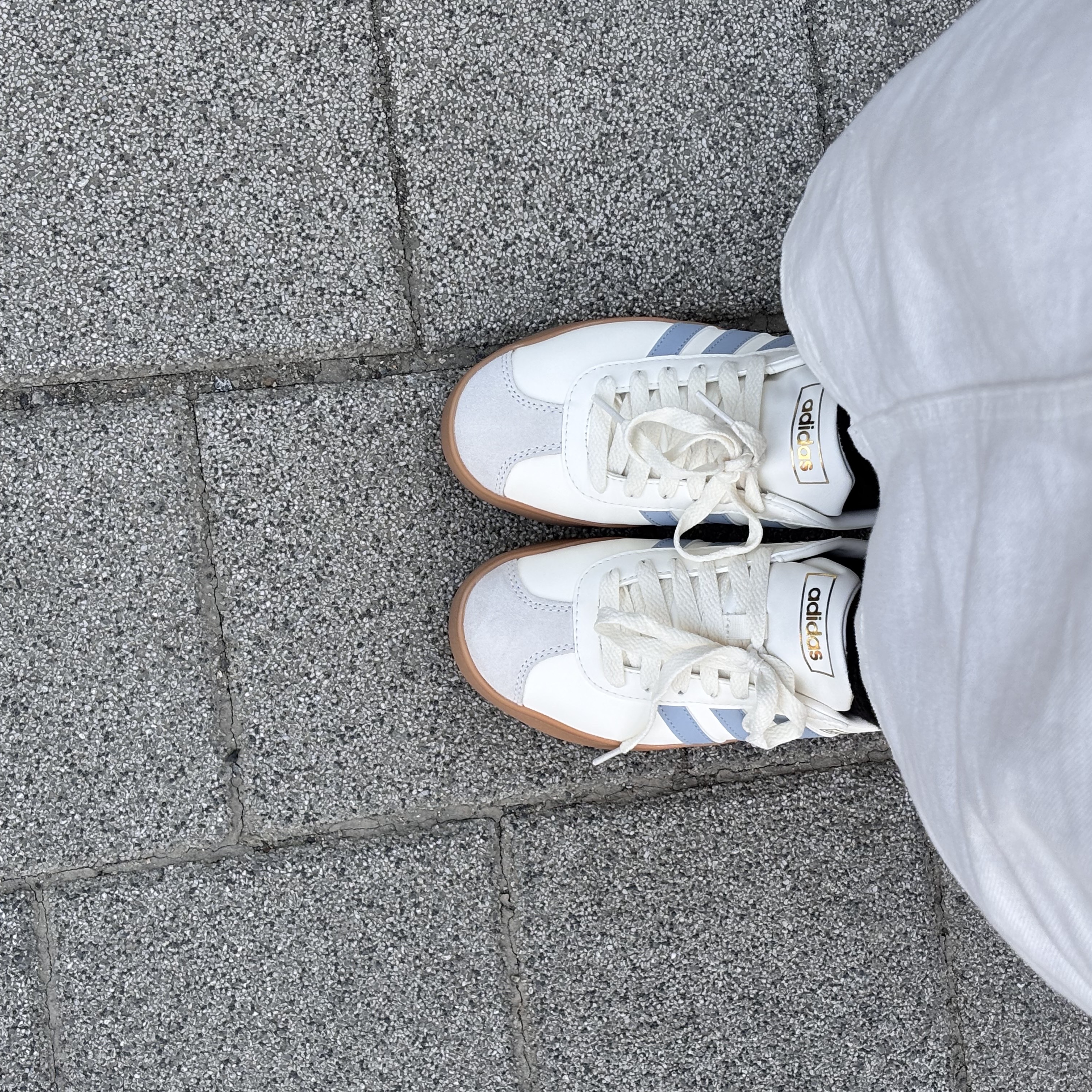 Adidas Neo VL Court 2.0 White Blue 착용 스타일