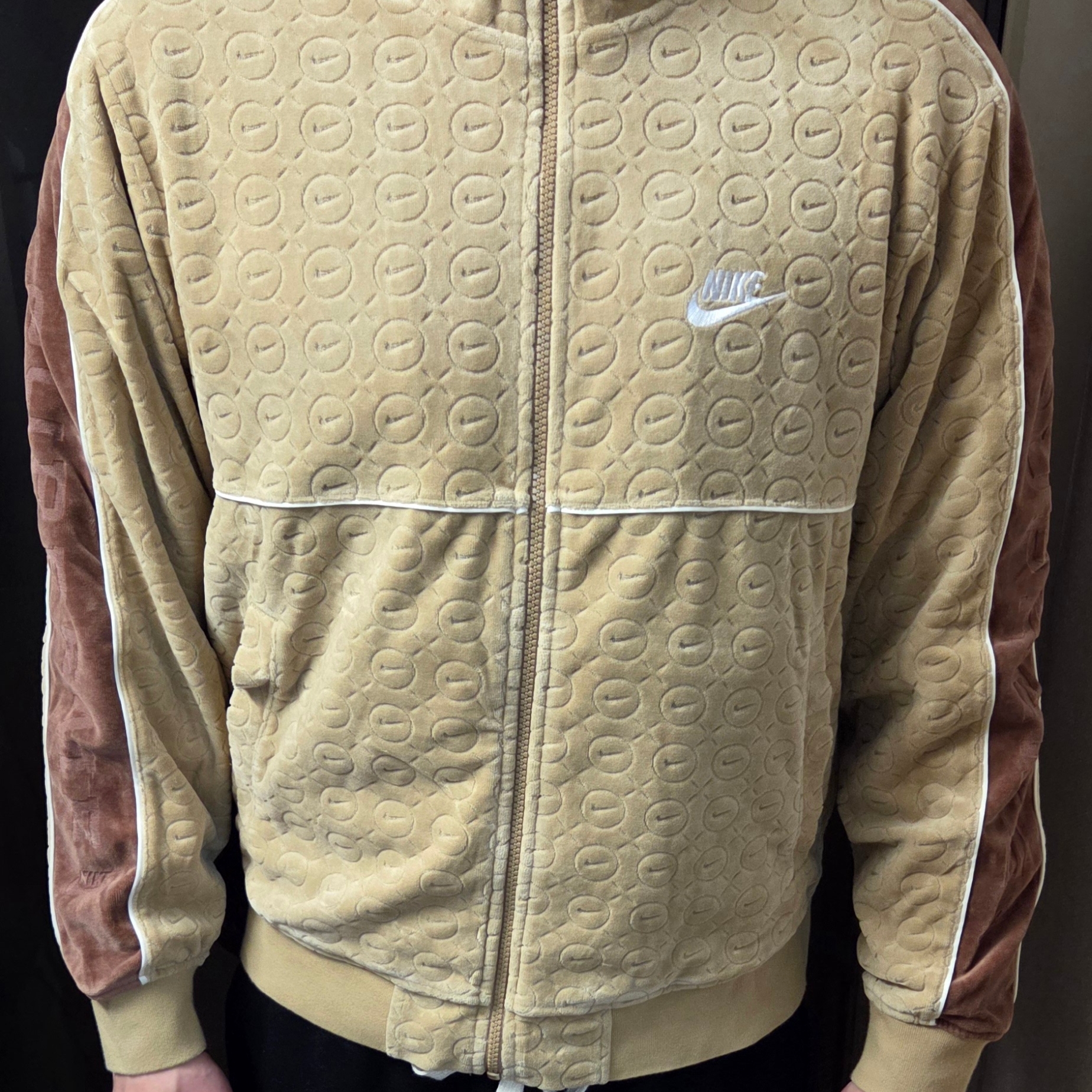 Supreme x Nike Velour Track Jacket Tan - 21SS 착용 스타일 - 5