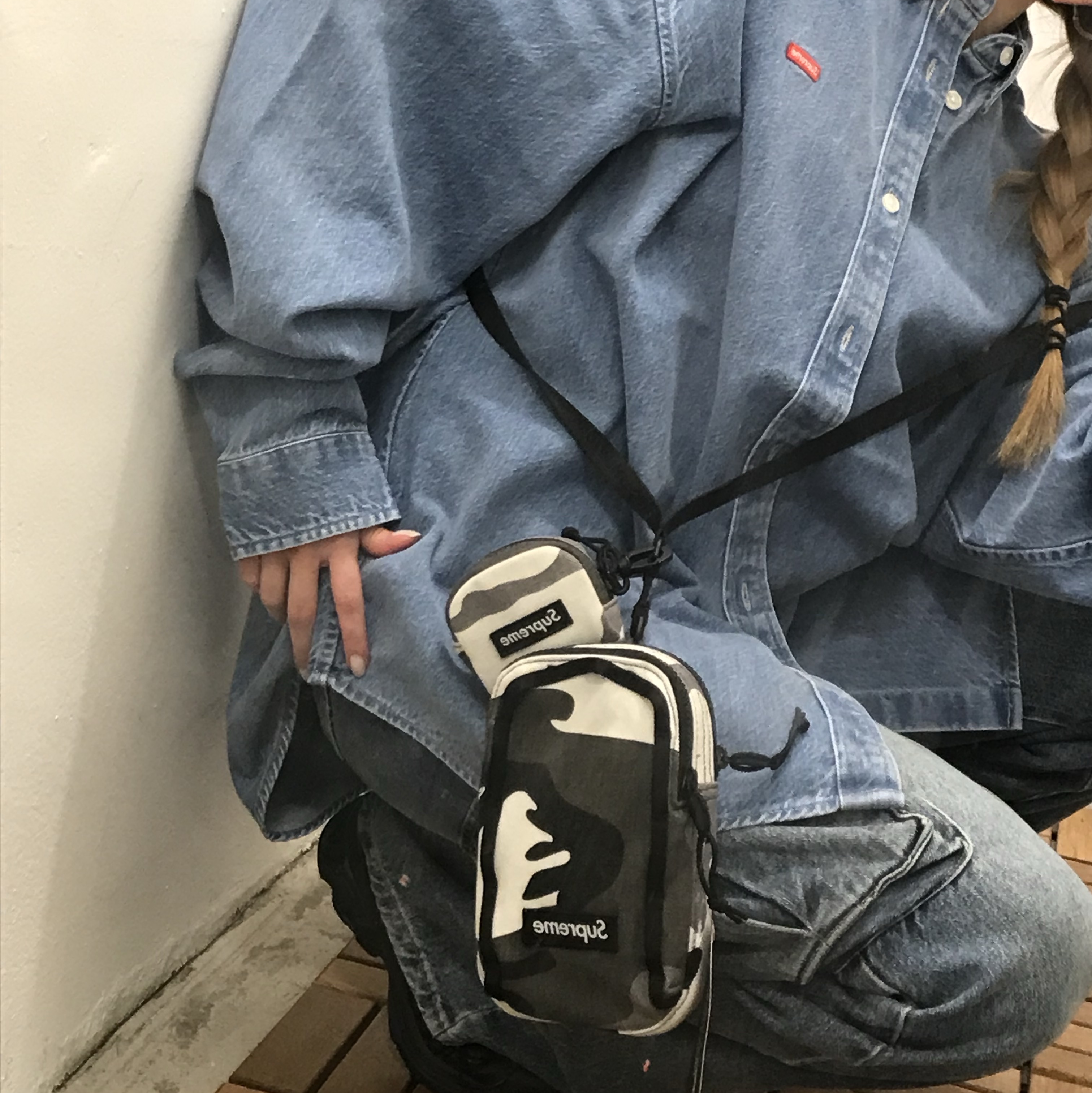 Supreme Small Box Denim Shirt Washed Indigo - 25SS, Supreme Camera Bag + Mini Pouch Snow Camo - 25SS 착용 스타일 - 2