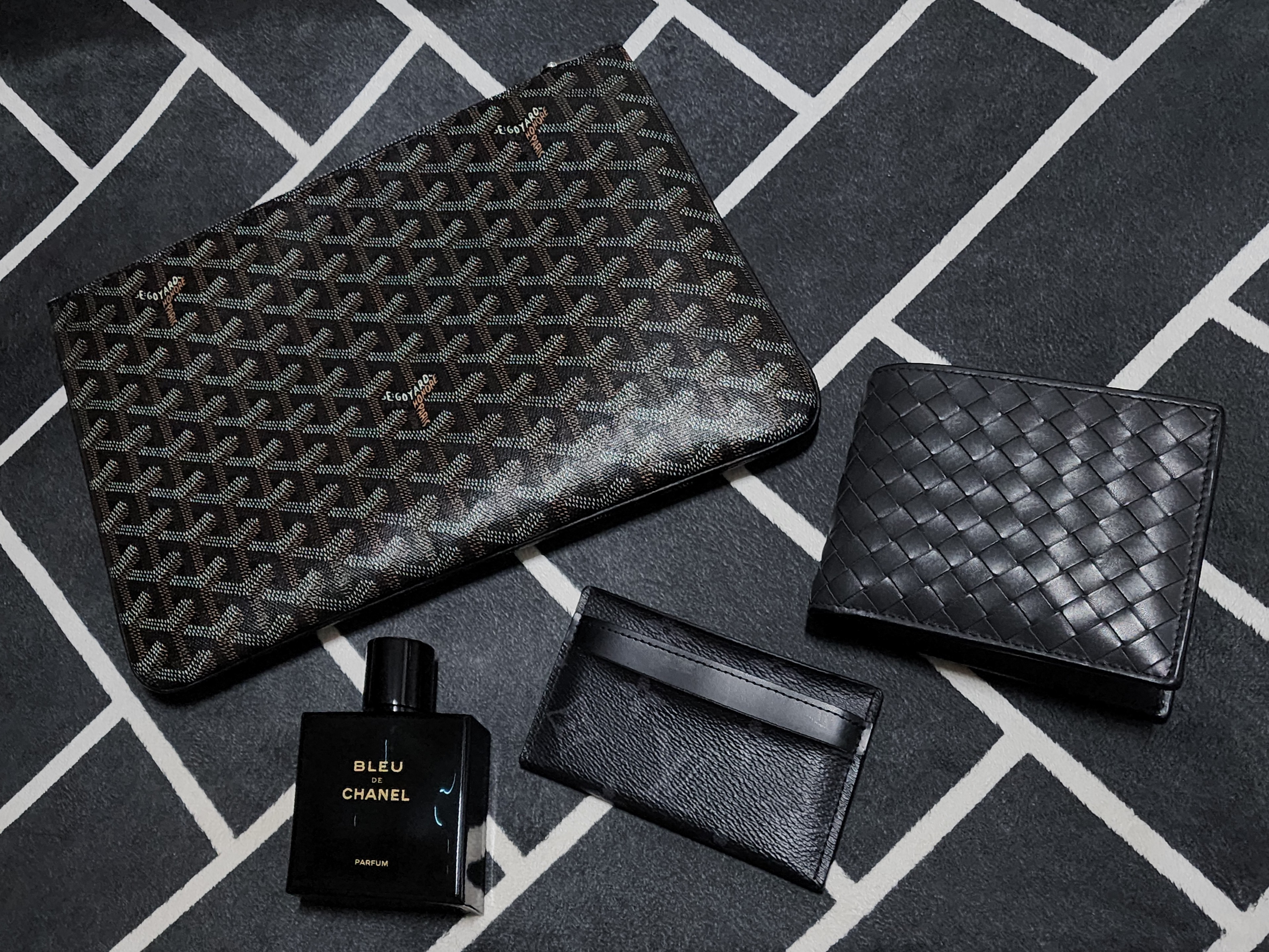 Goyard Senat Pochette MM Black, Louis Vuitton Double Card Holder Monogram Eclipse 착용 스타일