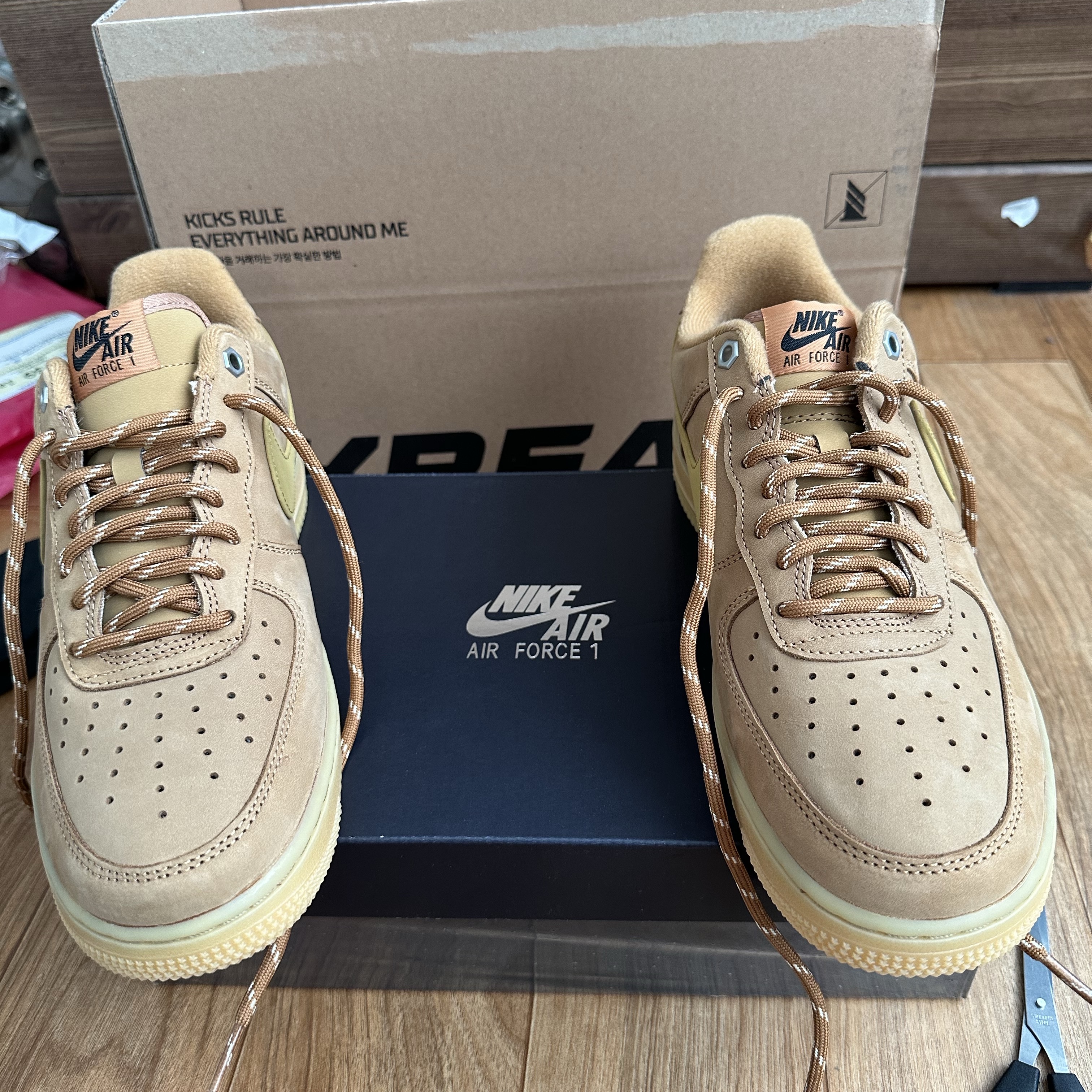 Nike Air Force 1 '07 WB Flax 착용 스타일 - 2