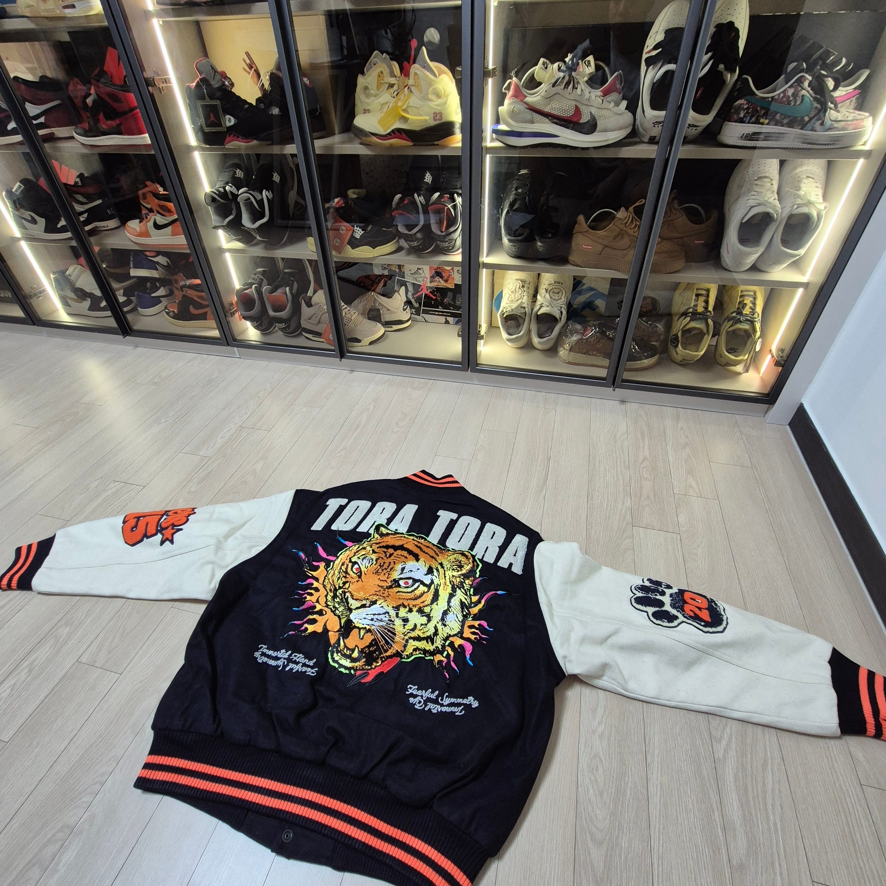 Palace Tora Tora Varsity Jacket Navy - 25SS 착용 스타일 - 7