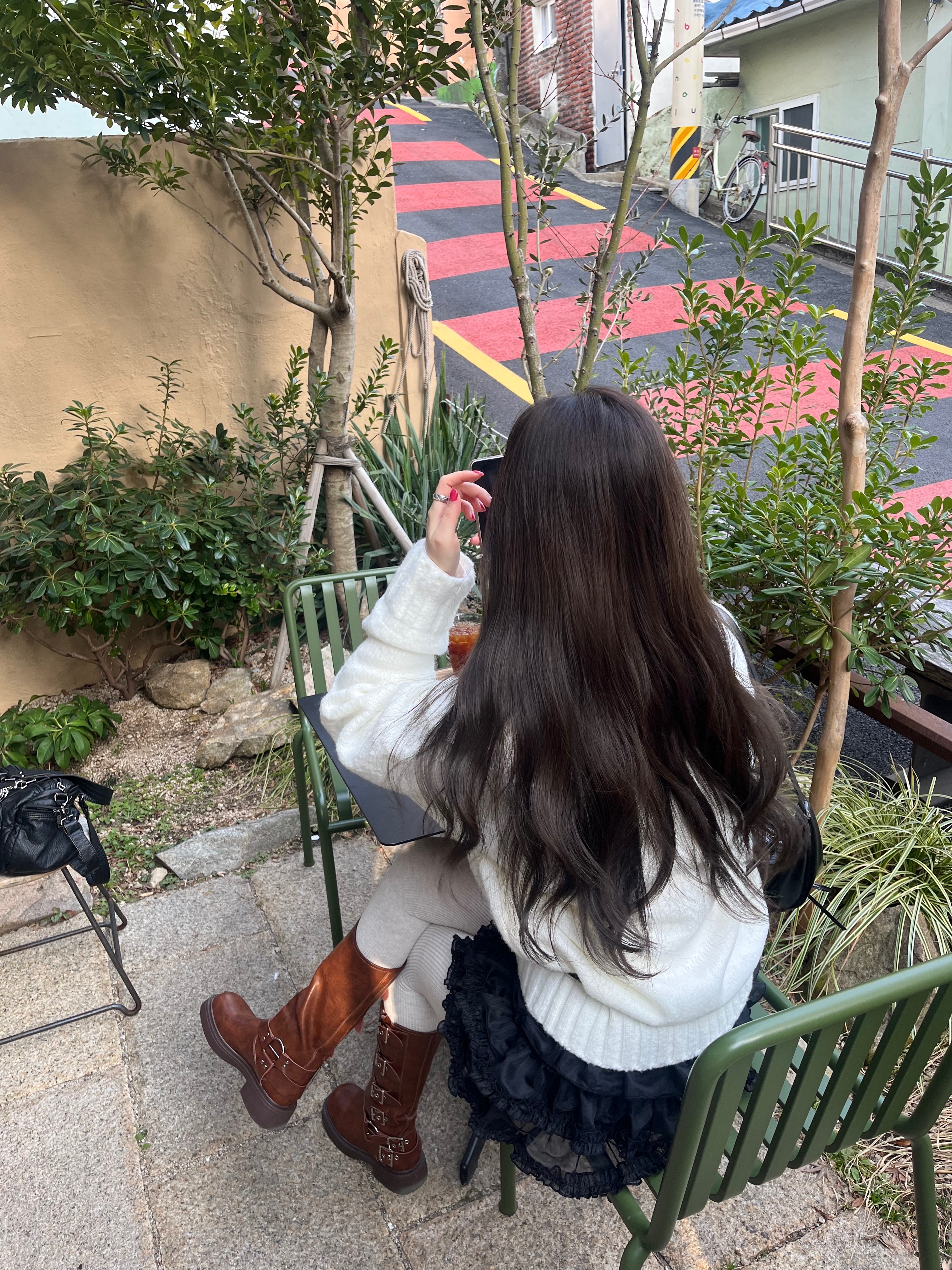 Matin Kim Half Shirring Ribbon Round Bag Black, Roughneck Tutu pants skirt black 착용 스타일 - 3
