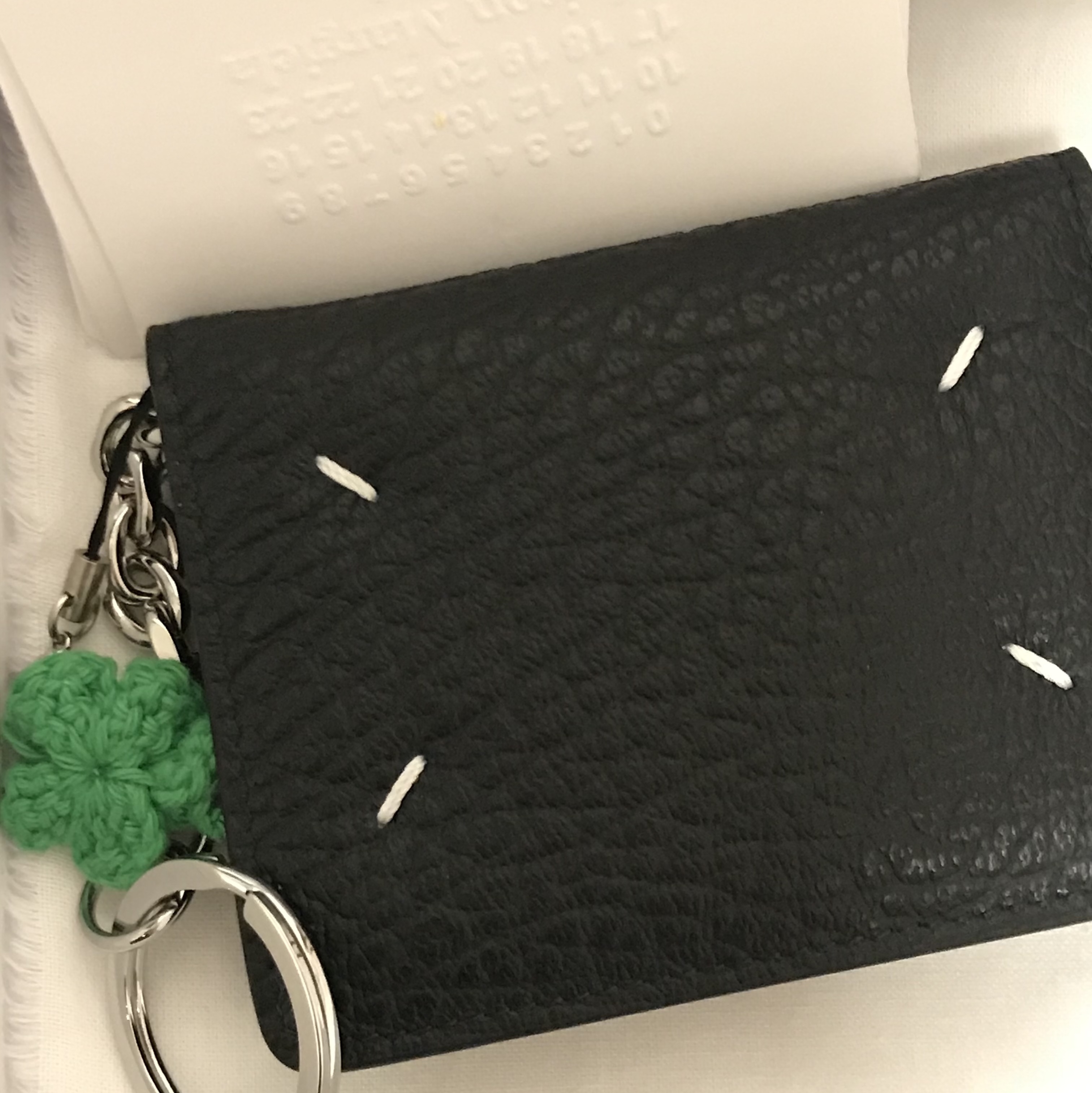 Maison Margiela Keyring Wallet Black 착용 스타일