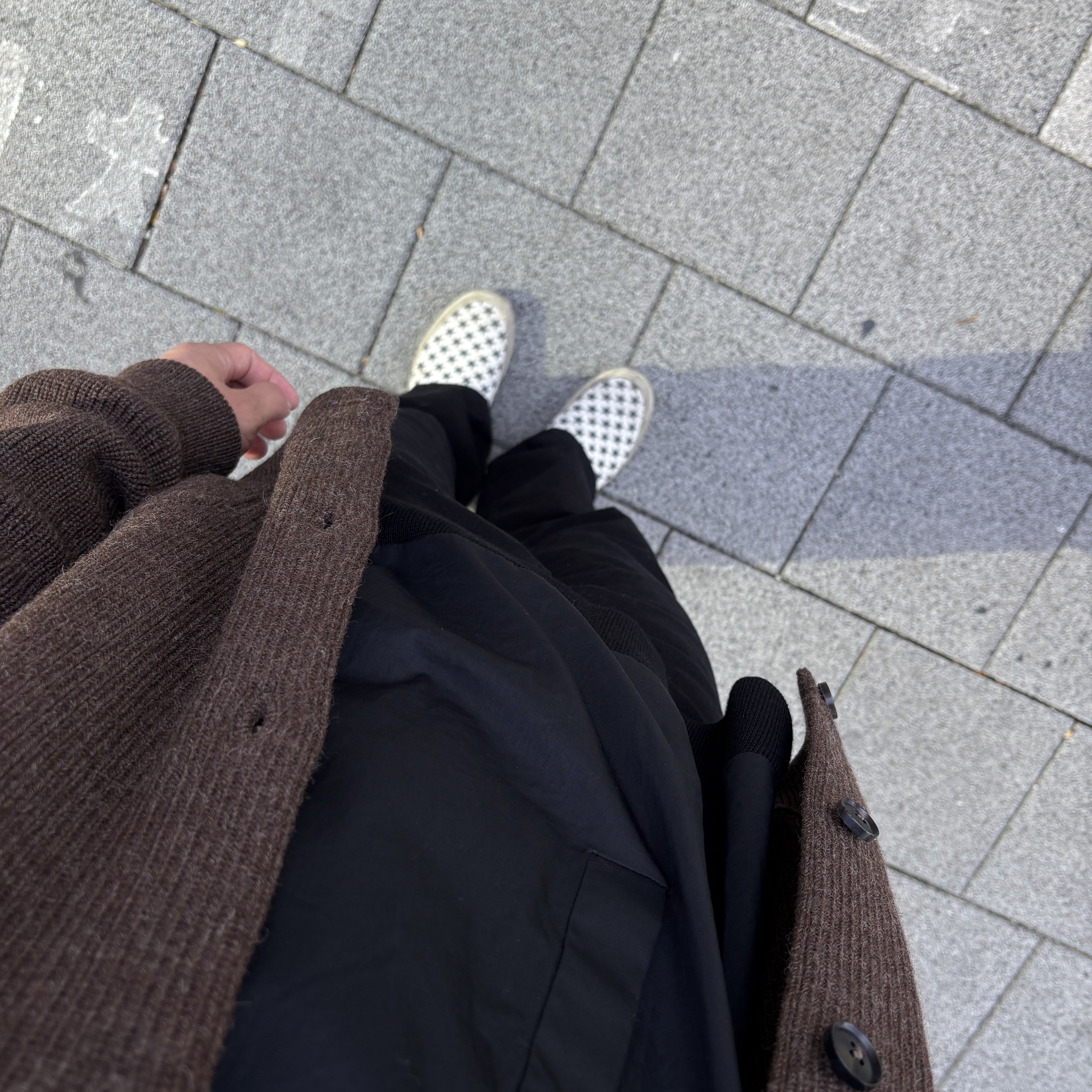 Andersen Andersen Skipper Jacket Natural Brown, Vans Vault x Bianca Chandon Classic Slip-On LX Stressed Black White 착용 스타일 - 2