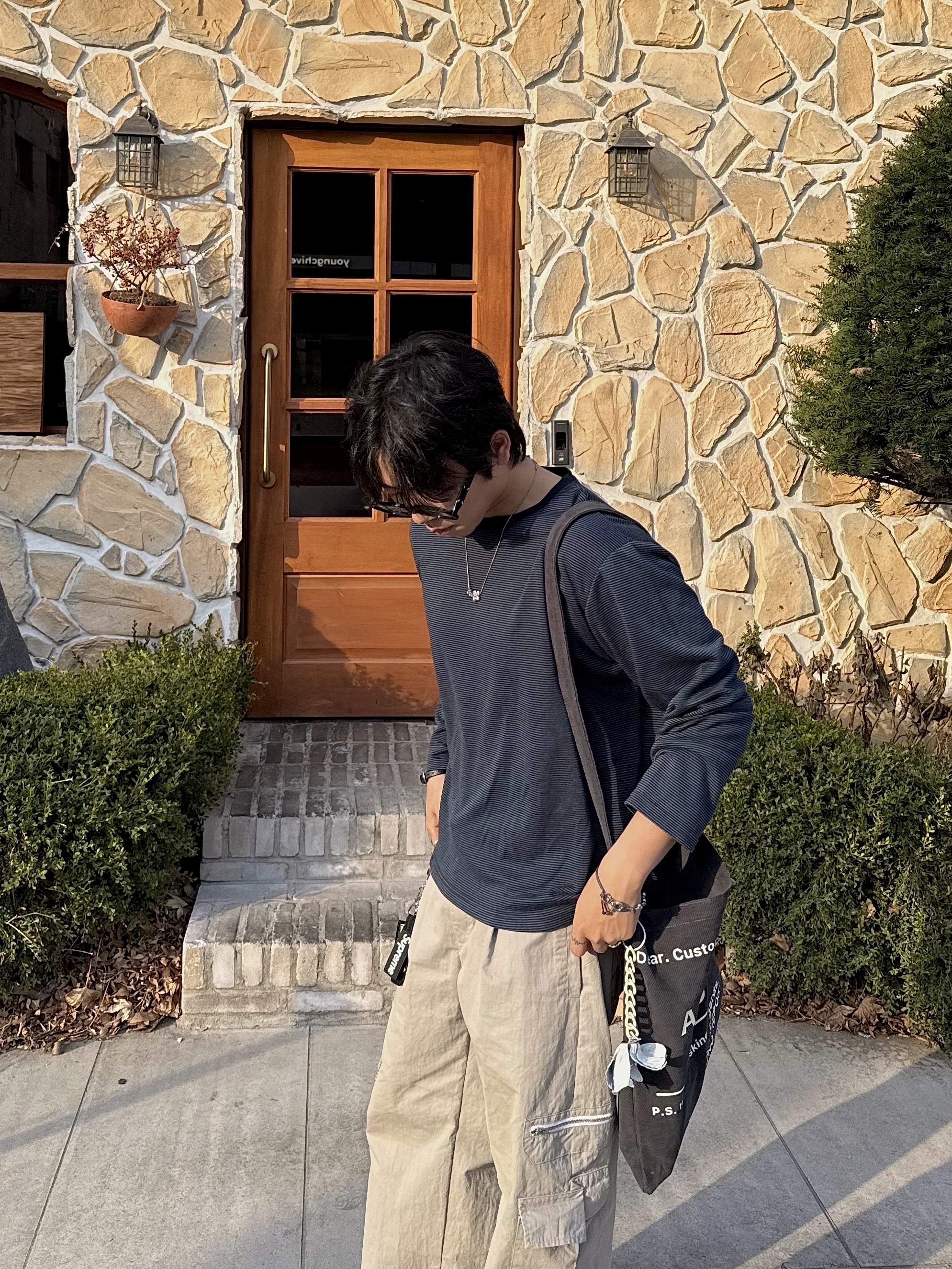Salomon x Y/Project Speedcross 3 Dawn Blue Black, Hono Report Letter Bag Gray 착용 스타일 - 6