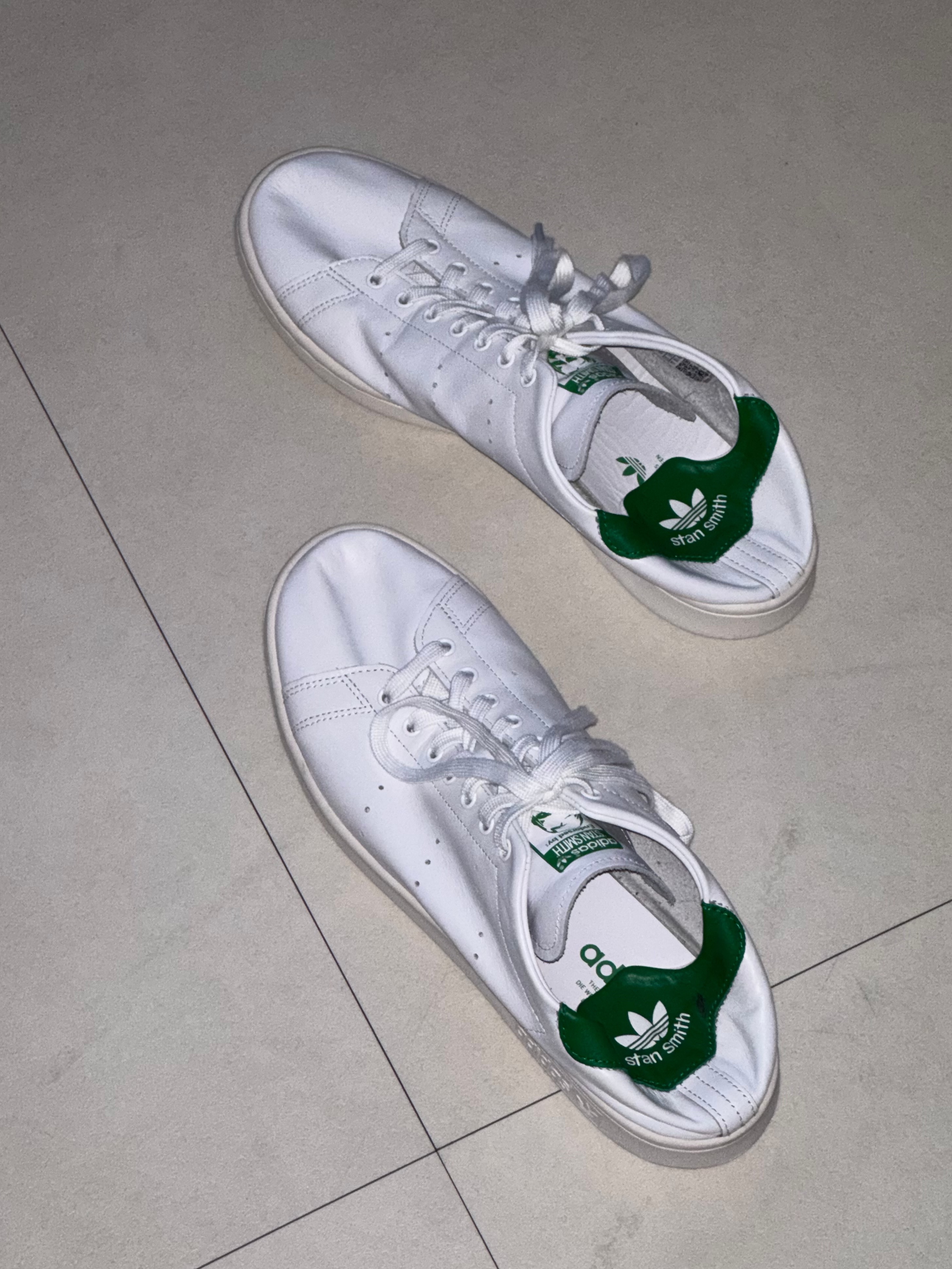 Adidas Stan Smith Decon Cloud White Green 착용 스타일 - 3