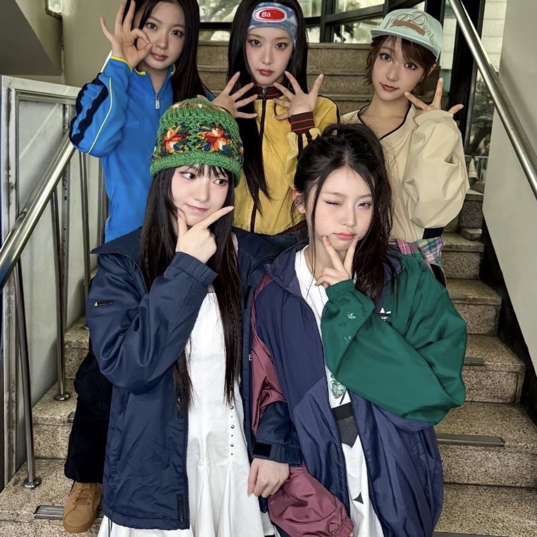 Adidas Adicolor Colorblock Track Top Multicolor - US Sizing, Supreme Crochet Beanie Green - 25SS 착용 스타일 - 1