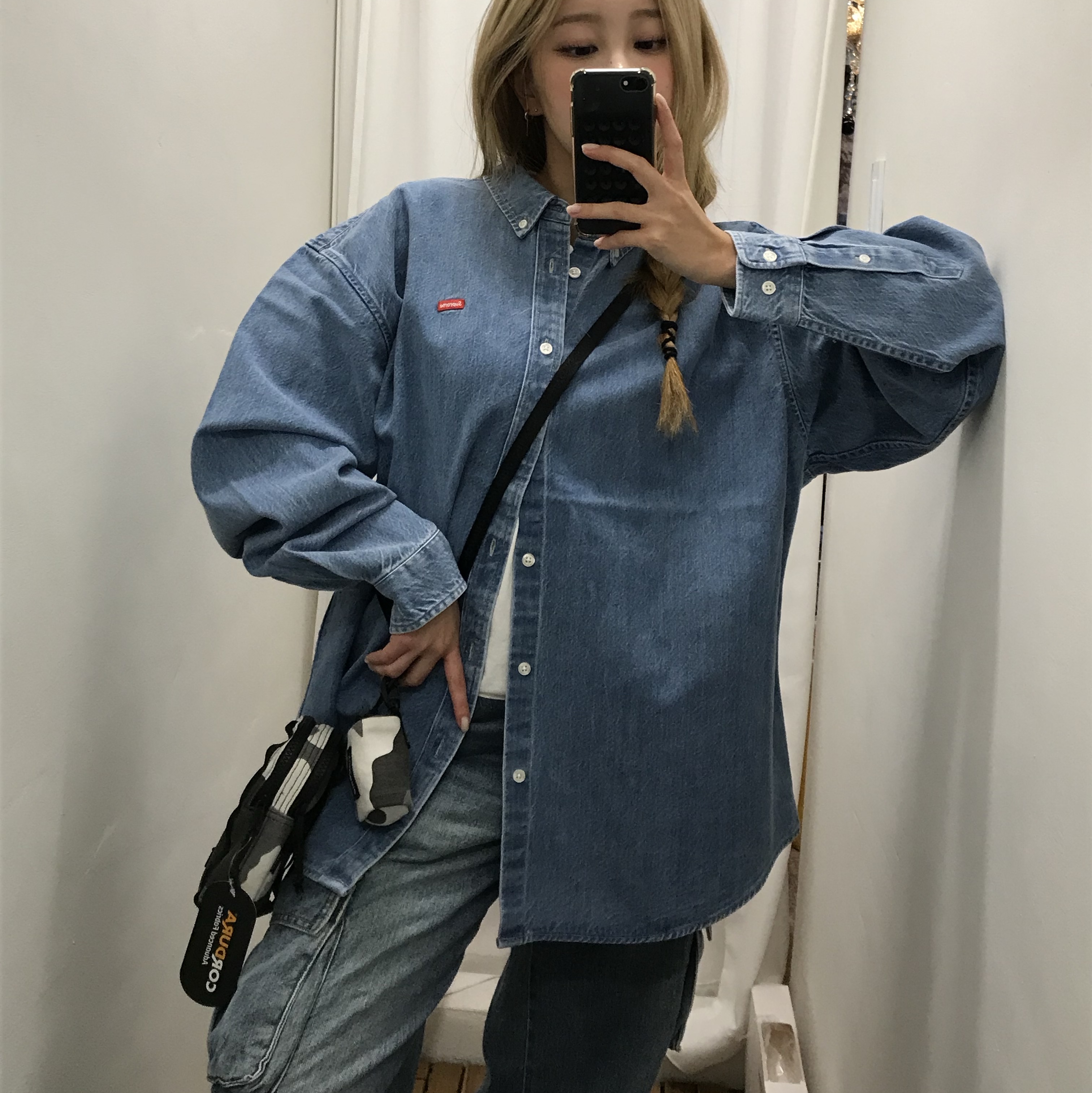 Supreme Small Box Denim Shirt Washed Indigo - 25SS, Supreme Camera Bag + Mini Pouch Snow Camo - 25SS 착용 스타일 - 1
