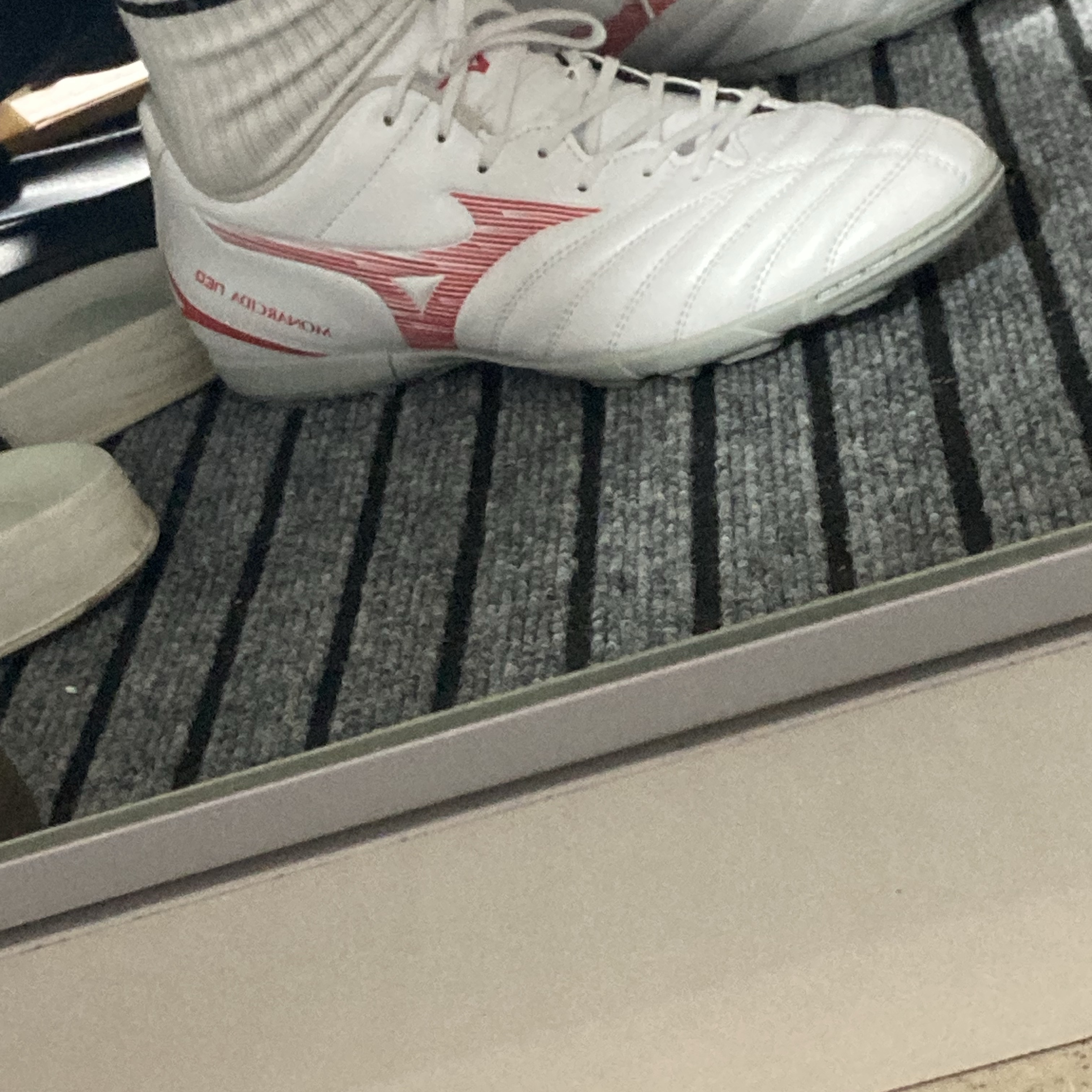 Mizuno Monarcida Neo III Select AS White Red 착용 스타일 - 7