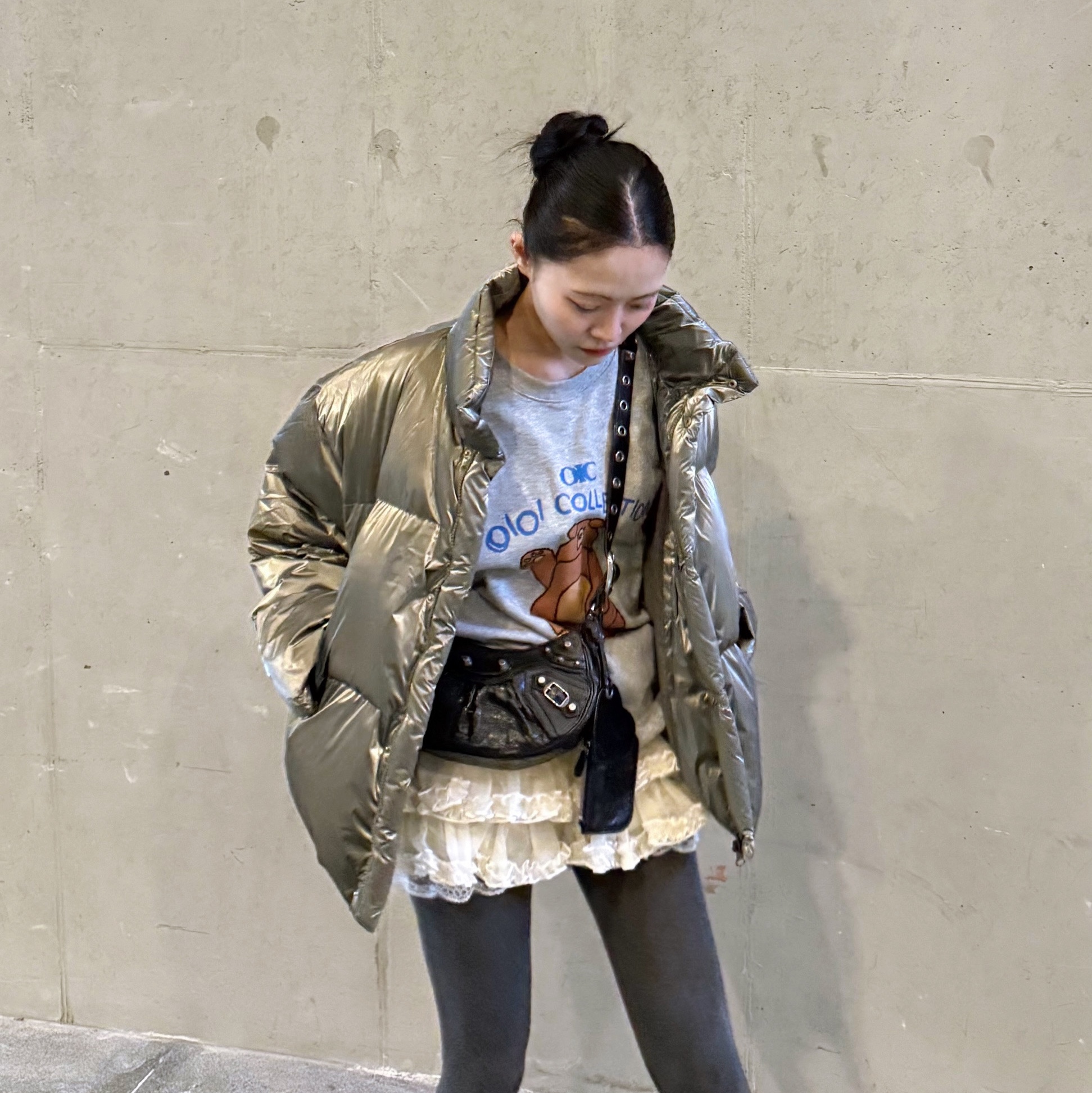 Balenciaga Arena Lambskin Le Cagole XS Shoulder Bag Black, Puma Speedcat Archive Haute Coffee Frosted Ivory 착용 스타일 - 4