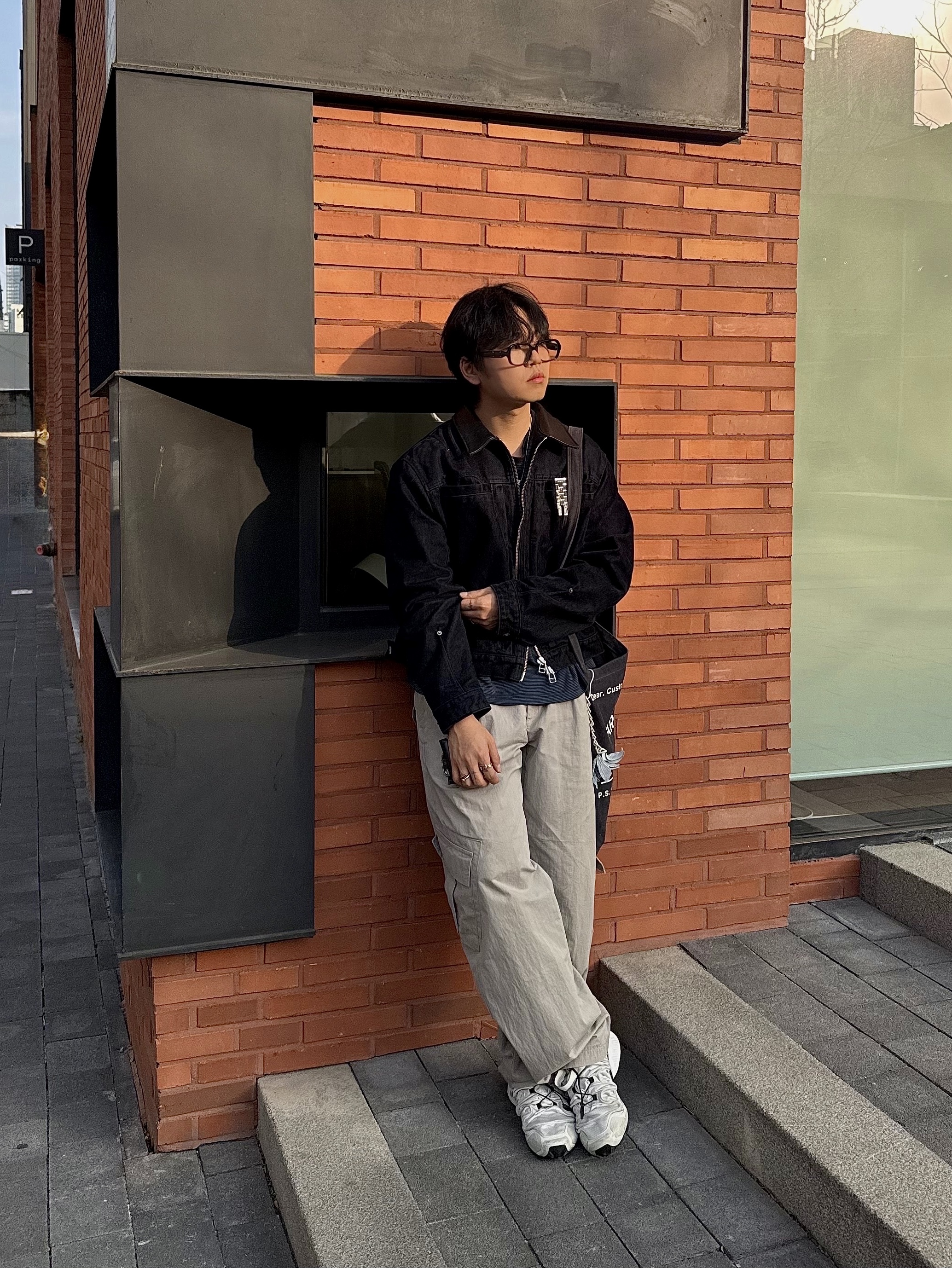 Salomon x Y/Project Speedcross 3 Dawn Blue Black, Hono Report Letter Bag Gray 착용 스타일 - 3