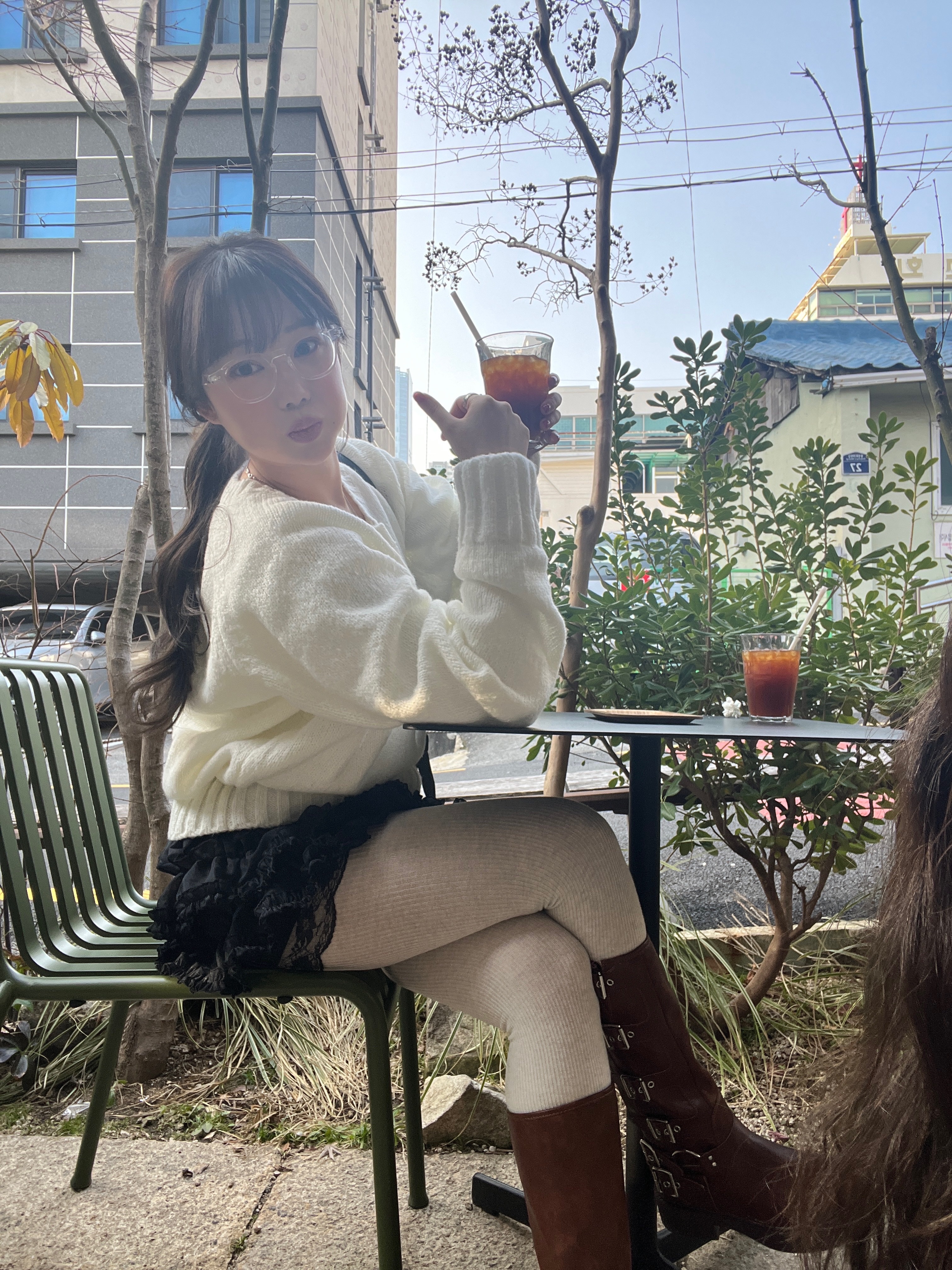 Matin Kim Half Shirring Ribbon Round Bag Black, Roughneck Tutu pants skirt black 착용 스타일 - 2