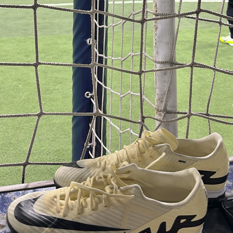 Nike Zoom Mercurial Vapor 15 Academy TF Lemonade Black 착용 스타일