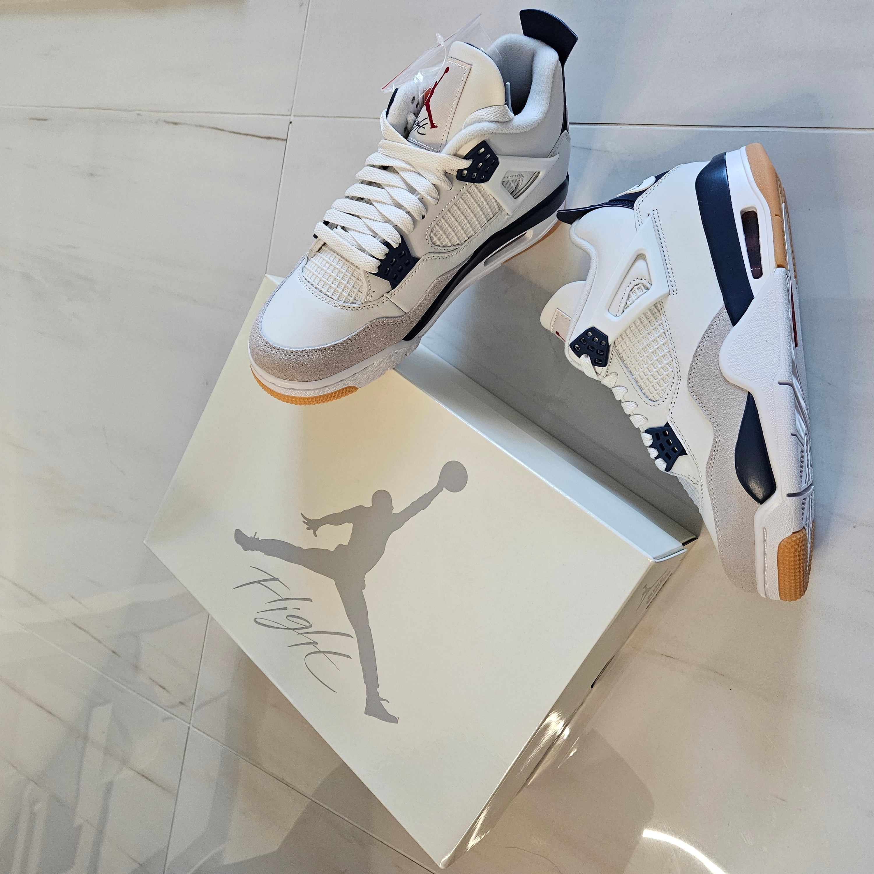 Jordan 4 x Nike SB Retro SP Navy 착용 스타일 - 2