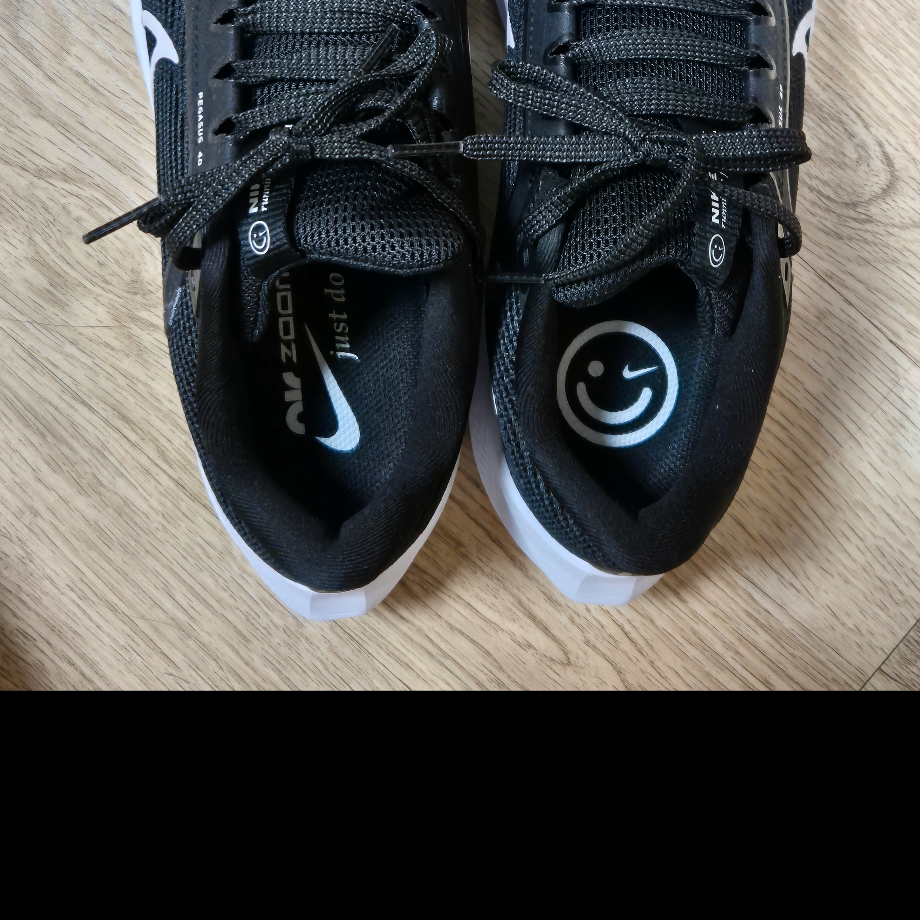 (W) Nike Air Zoom Pegasus 40 Black 착용 스타일