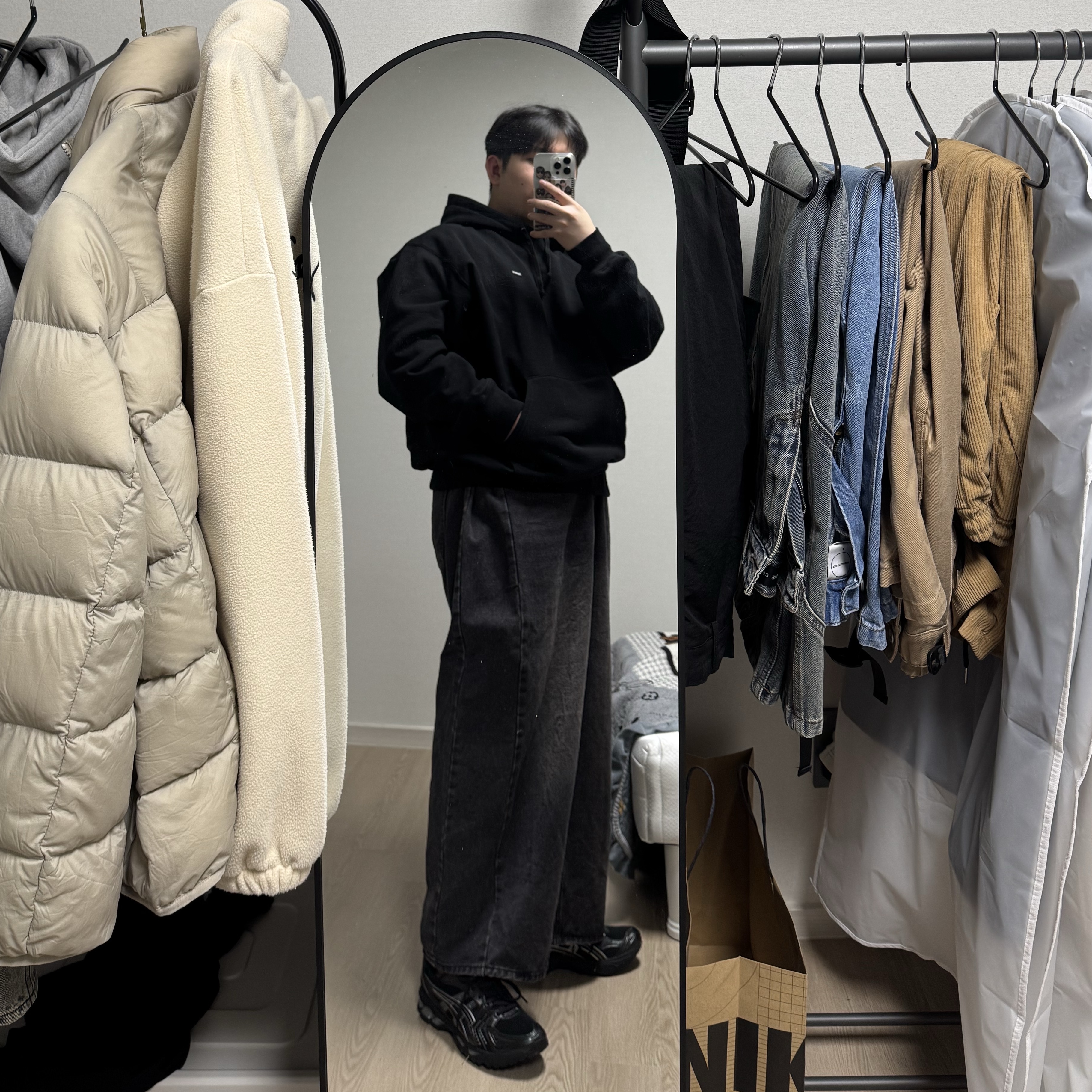 Asics Gel-Kayano 14 Black Pure Silver, Supreme Small Box Hooded Sweatshirt Black - 24FW 착용 스타일 - 1