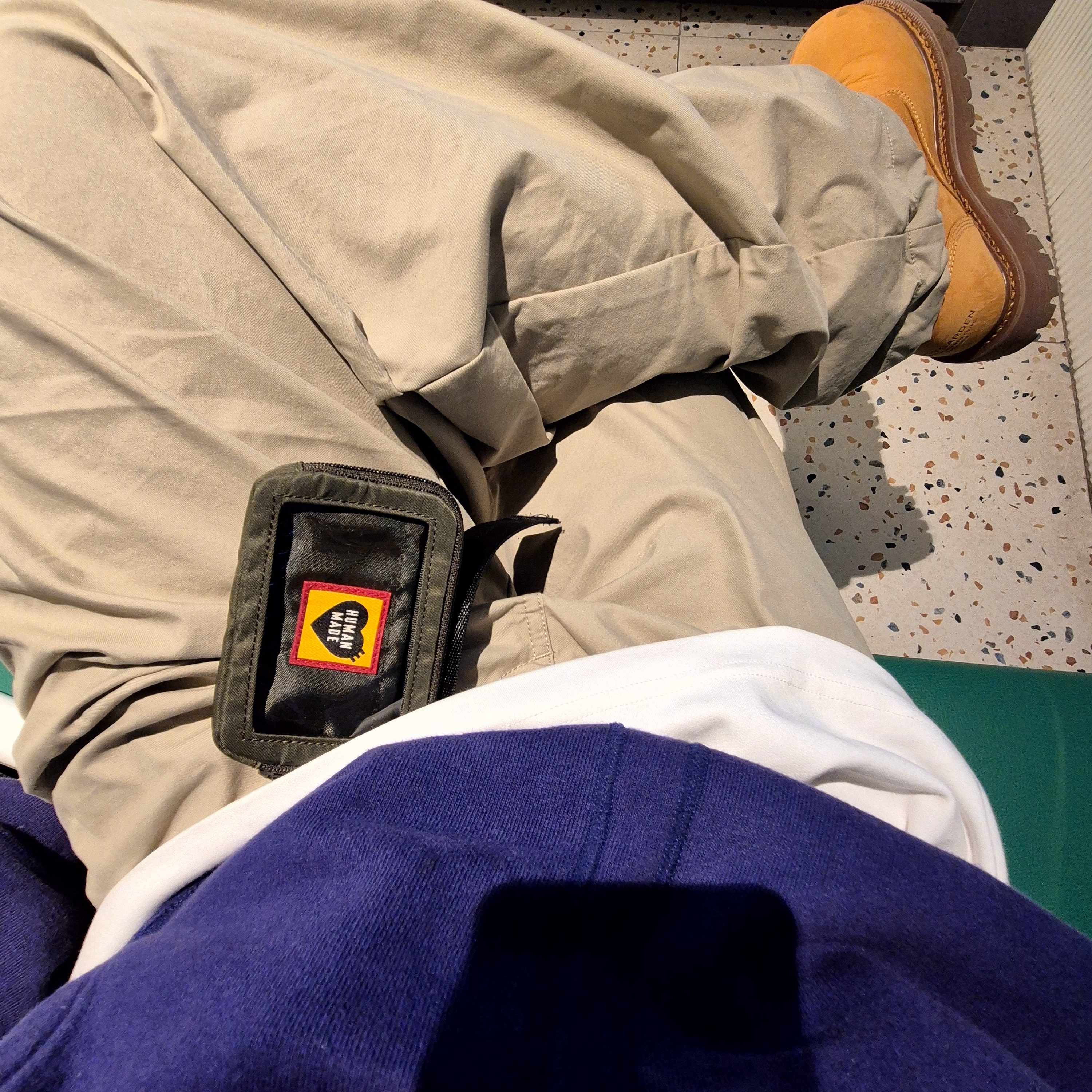 Human Made Military Card Case Olive Drab 착용 스타일