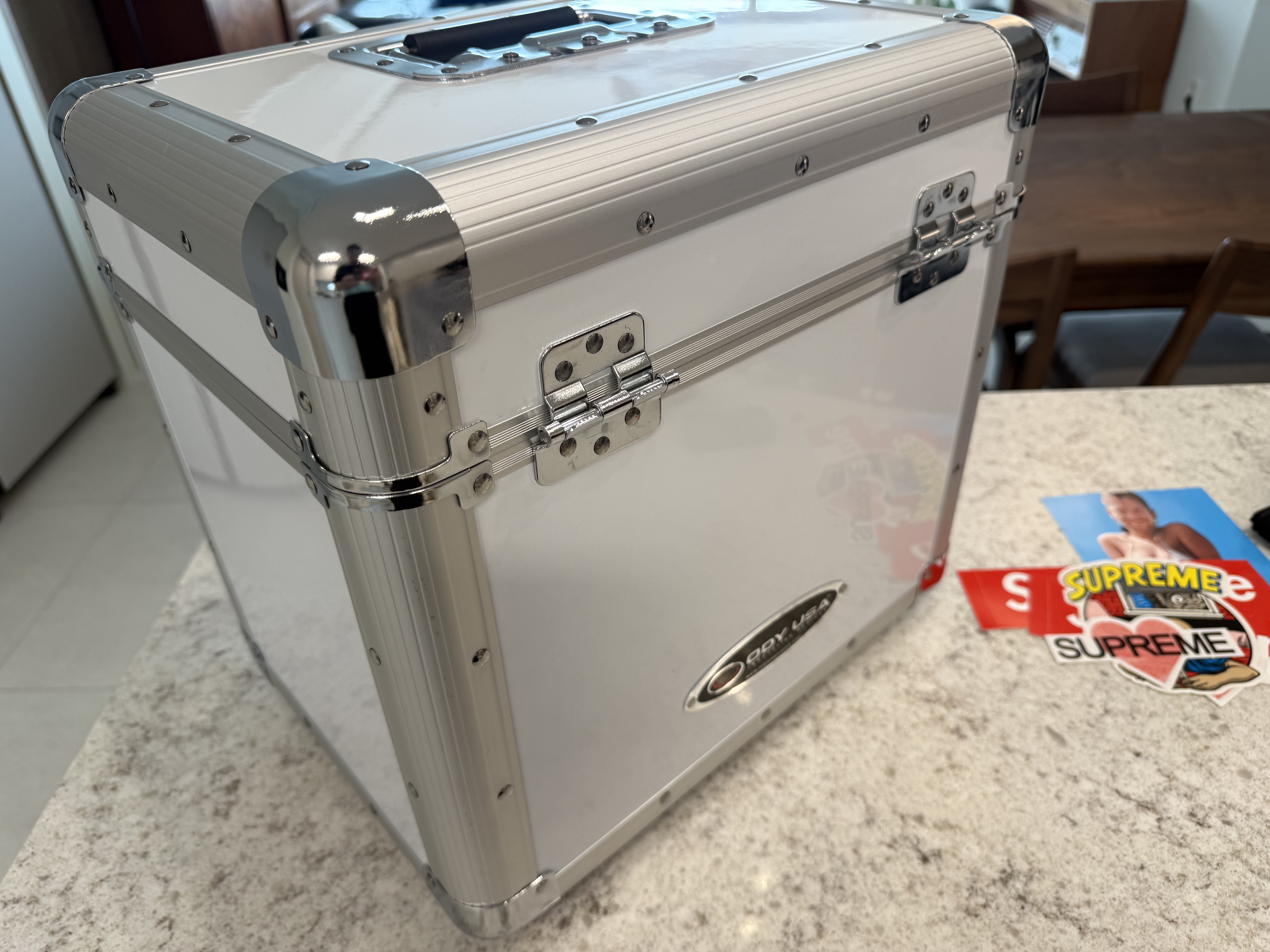 Supreme x Odyssey Record Case White - 25SS, Adoy Vivid LP Pink 착용 스타일 - 5