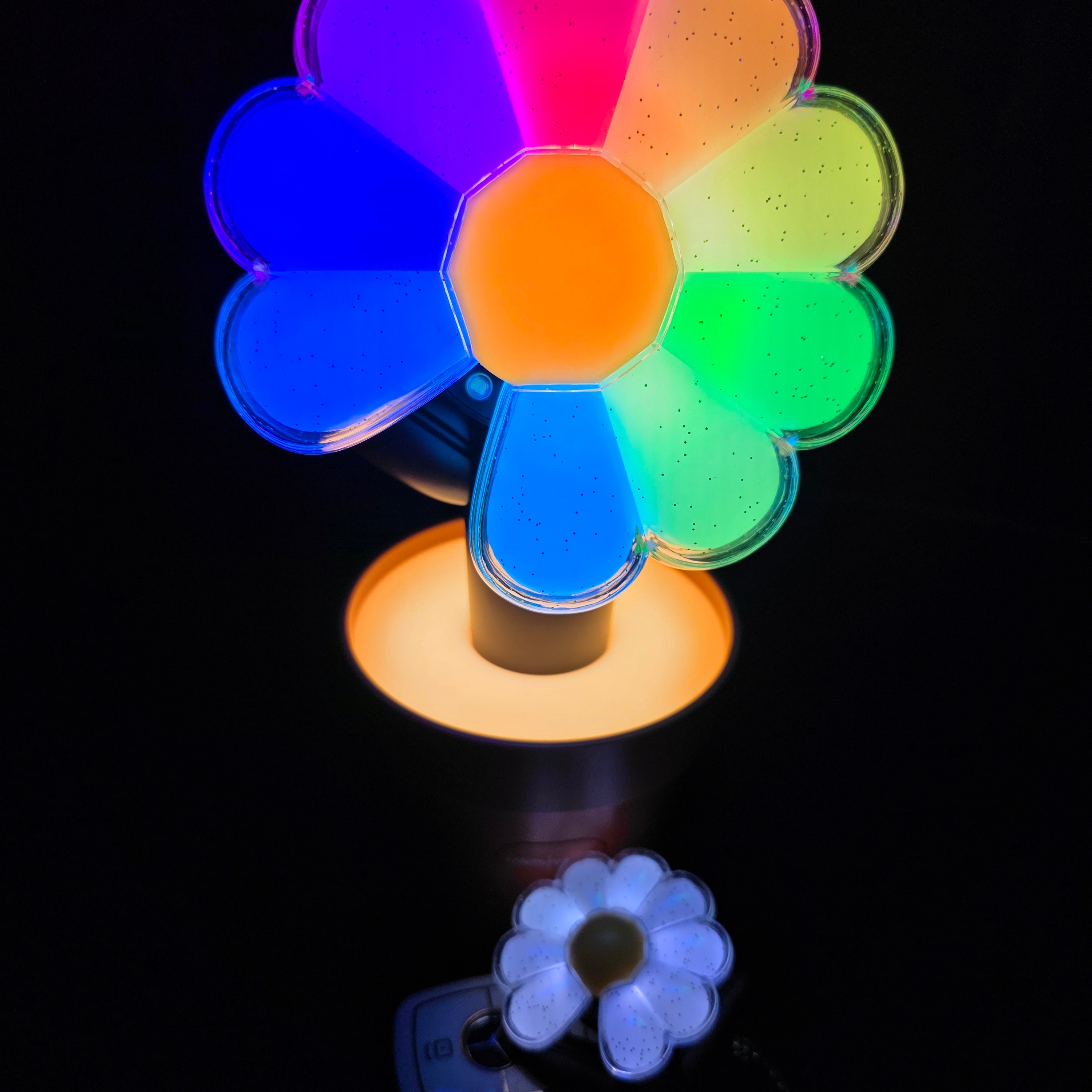 G-DRAGON Ubermensch Official Light Stick, G-DRAGON Ubermensch Official Light Stick Cradle 착용 스타일