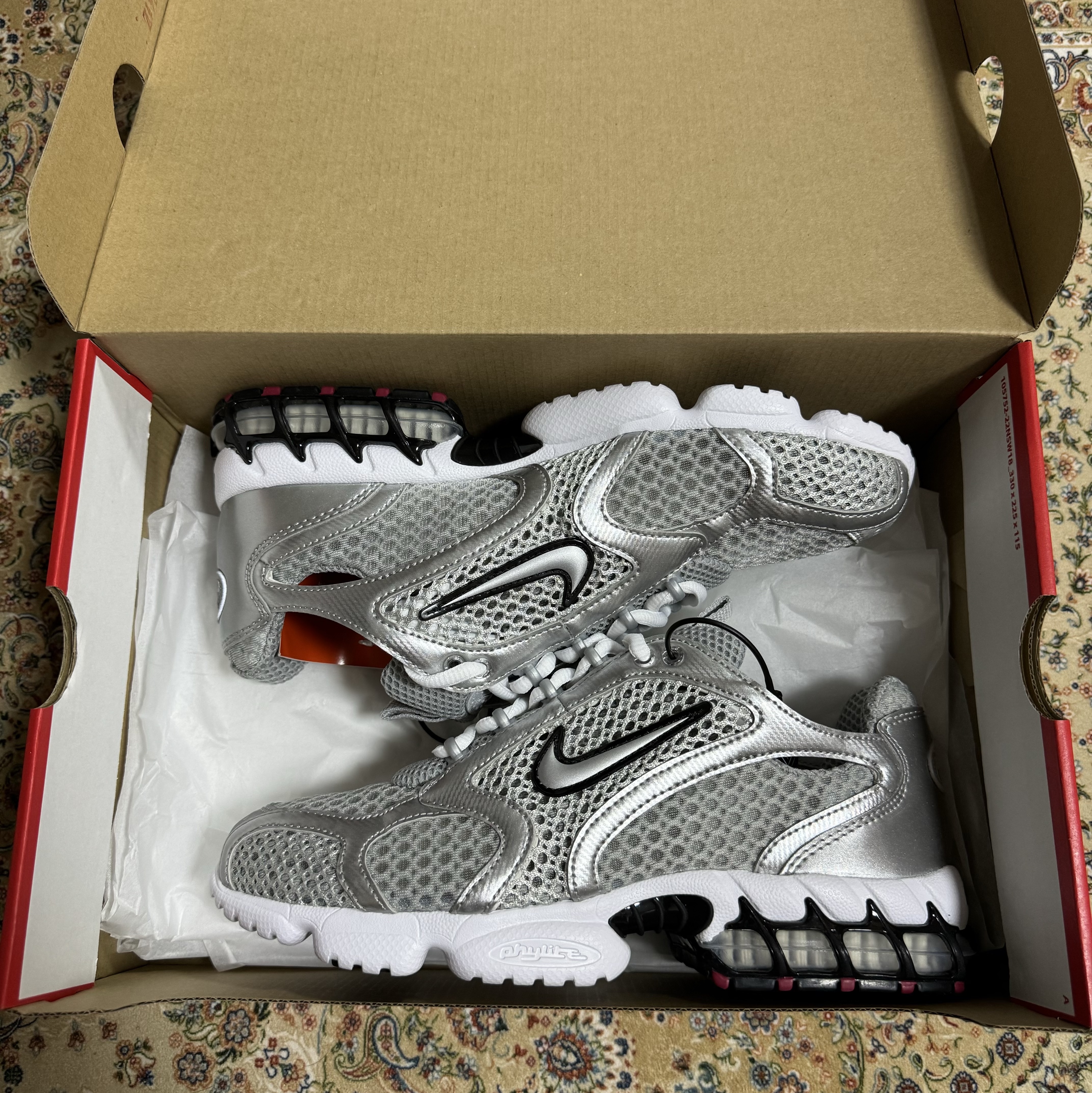 Nike Air Zoom Spiridon Cage 2 Metallic Silver 착용 스타일